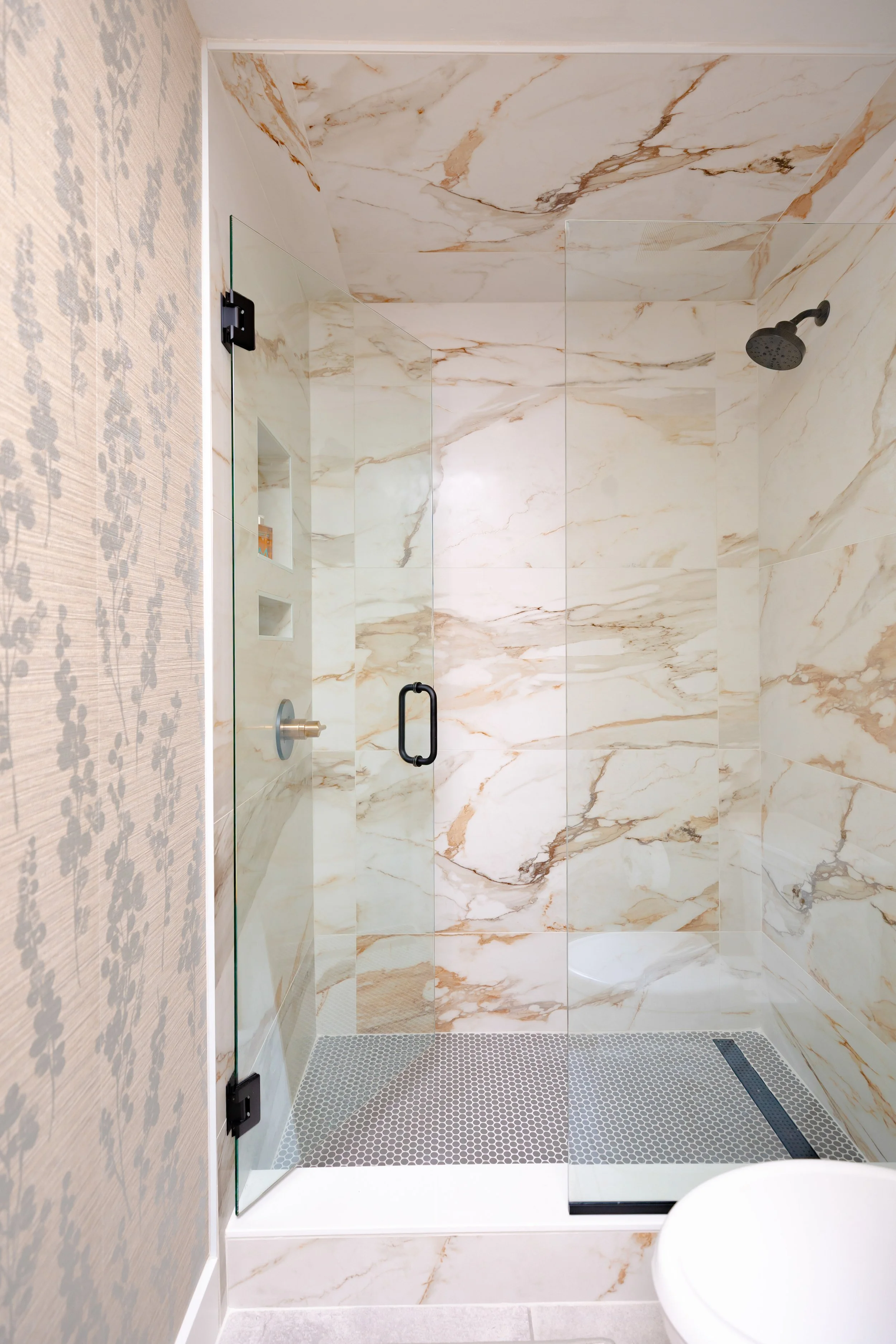 Elegant Bathroom designed by Cossart Design, a premier home interior design company in Perry, GA, proudly serving Warner Robins, Macon, Kathleen, and Middle Georgia #InteriorDesign #HomeDesign #PerryGA #MiddleGA #MiddleGeorgia #DesignInspo #GeorgiaH