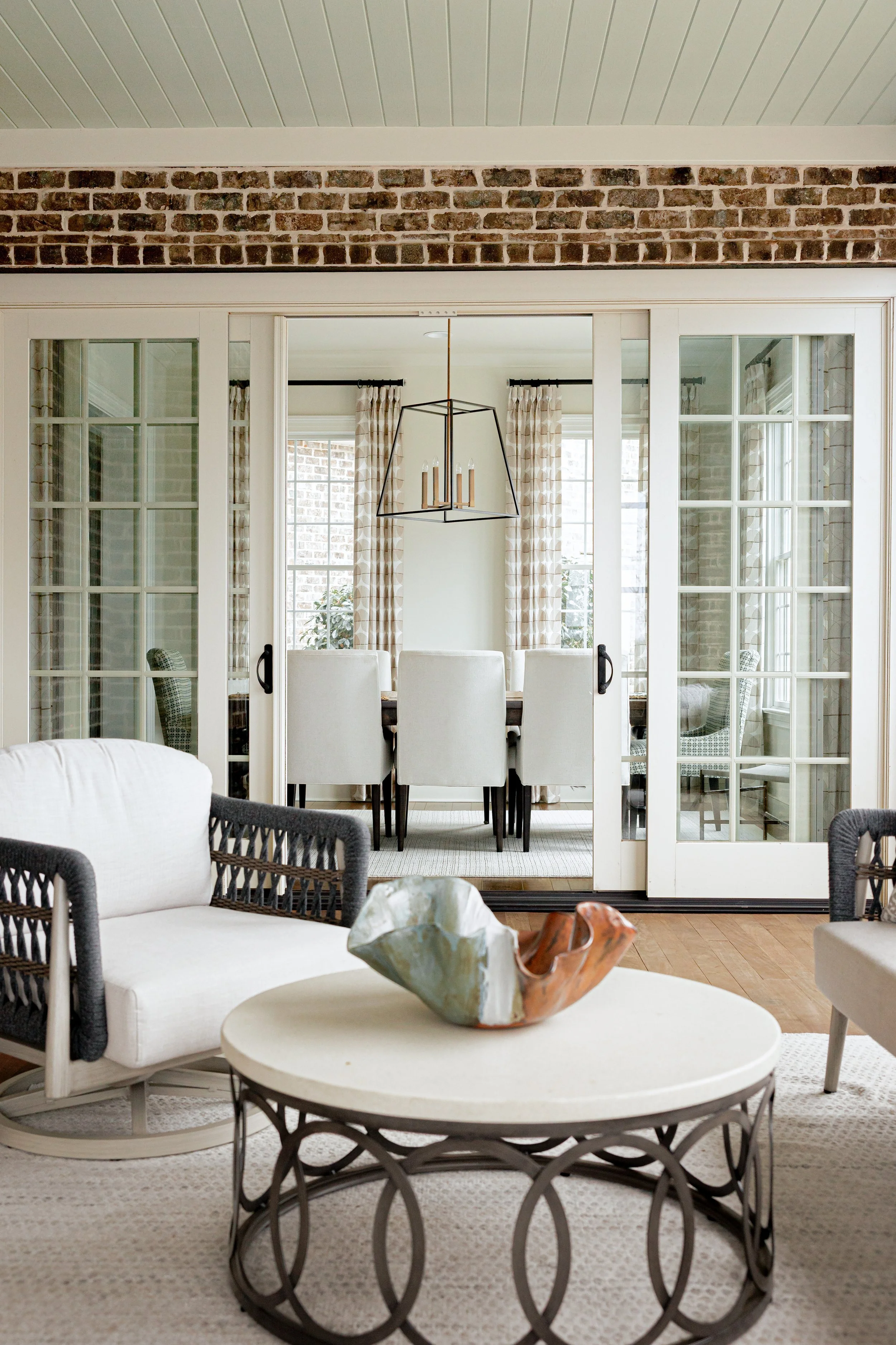 An outdoor living space at Allendale by Cossart Design, blending durable furnishings, layered textures, and thoughtful layout for relaxation and entertaining. This space seamlessly extends the home’s luxury aesthetic outdoors.
#OutdoorLiving #PatioDe