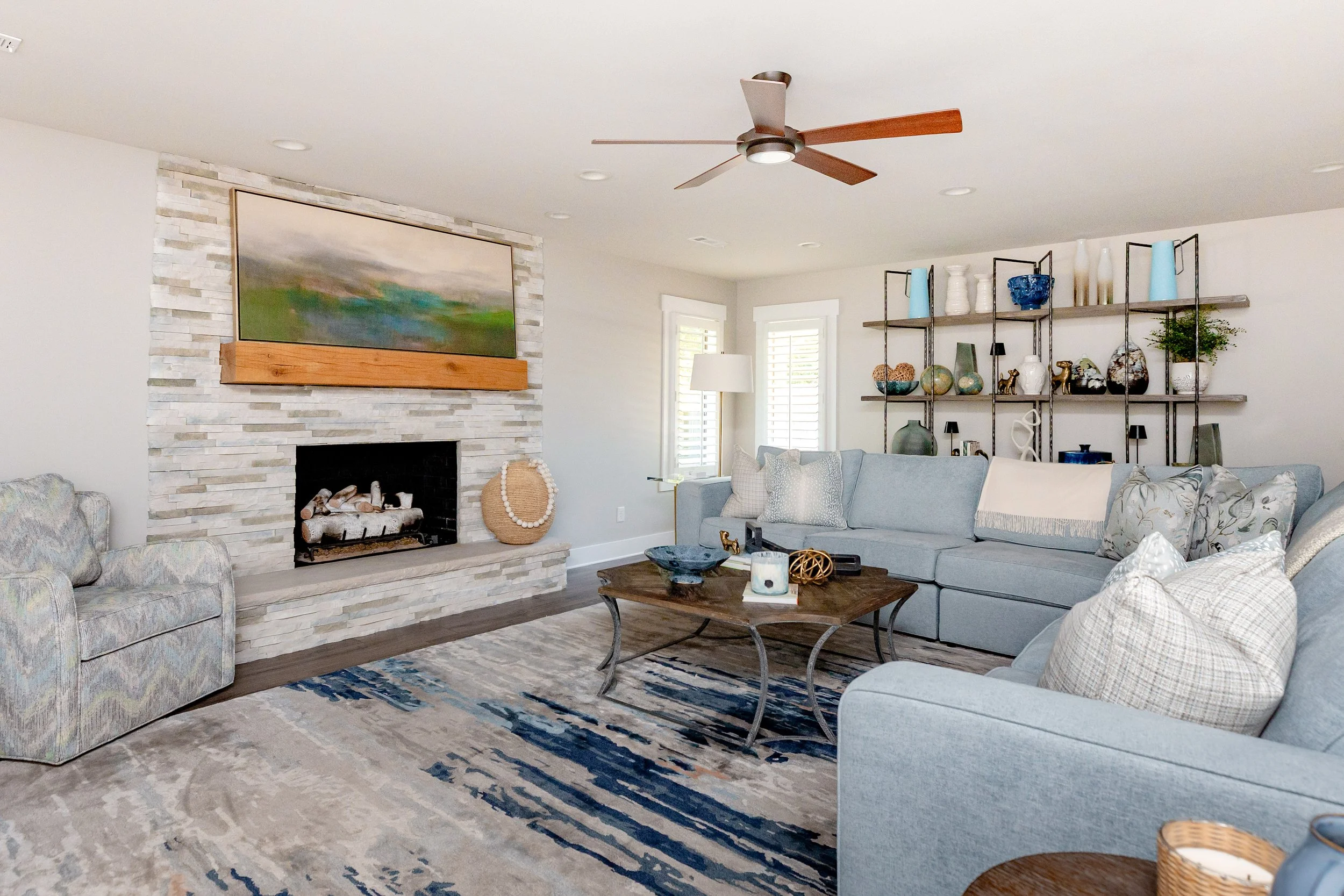 Beautiful interior living room designed by Cossart Design, a premier home interior design company in Perry, GA, proudly serving Warner Robins, Macon, Kathleen, and Middle Georgia #InteriorDesign #HomeDesign #TimelessDesign #christinaelmorephotography