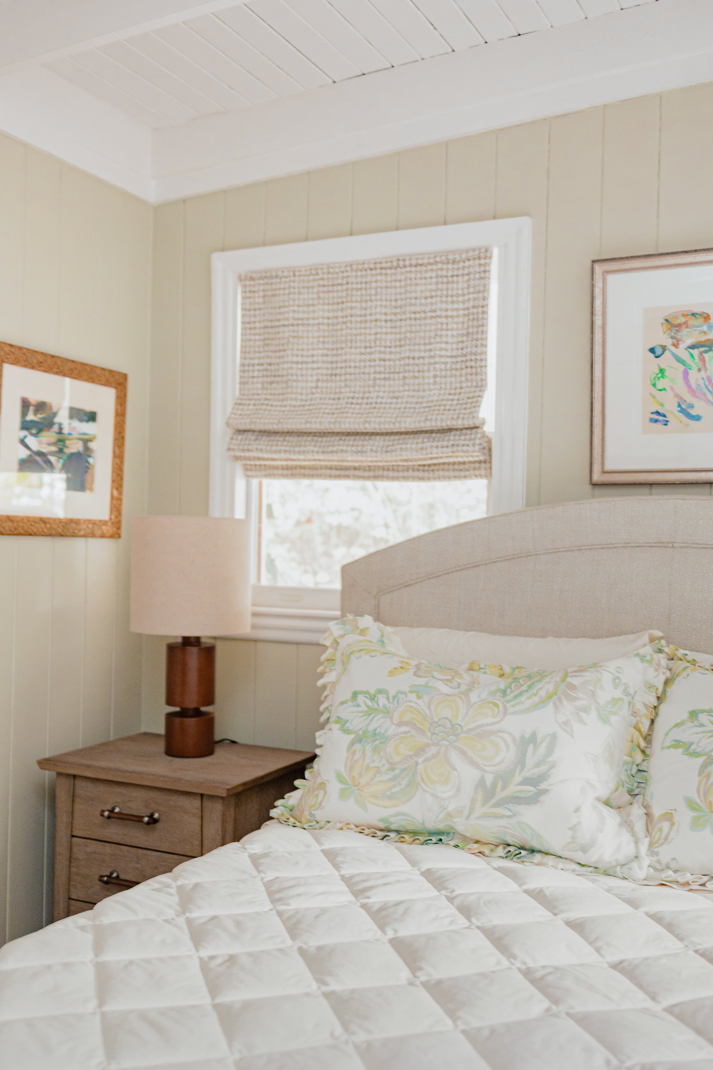 A close‑up of bespoke design details, from custom fabrics to curated décor elements that elevate the space with personality and refinement. Cossart Design’s attention to detail creates a cohesive and artful interior.
#DesignDetails #CustomDesign #Int