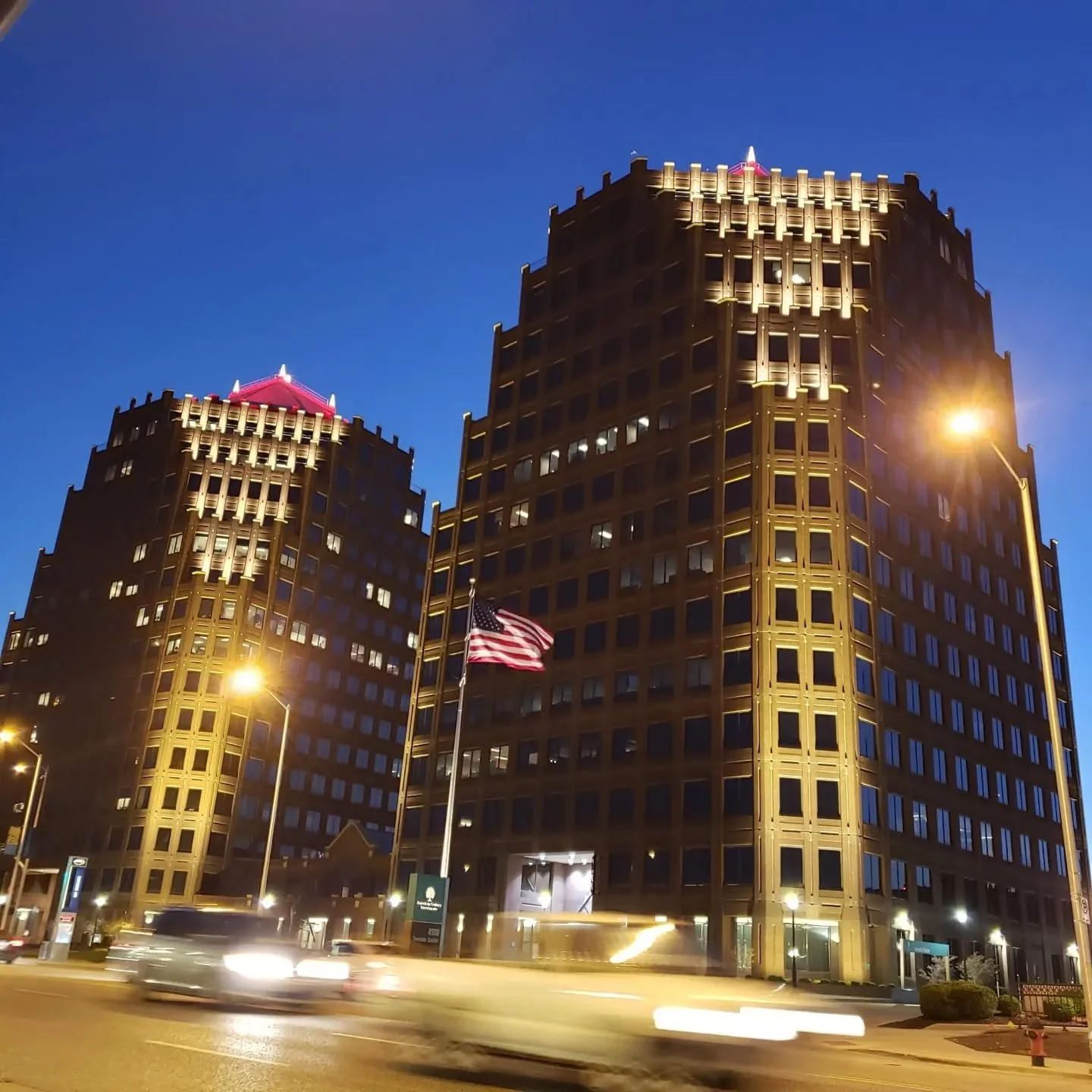 The American Century Investments buildings are an iconic addition to the Kansas City skyline from 1991. They host a variety of offices for the area and have established themselves on the skyline of Kansas City. A major renovation took place in 2018 b