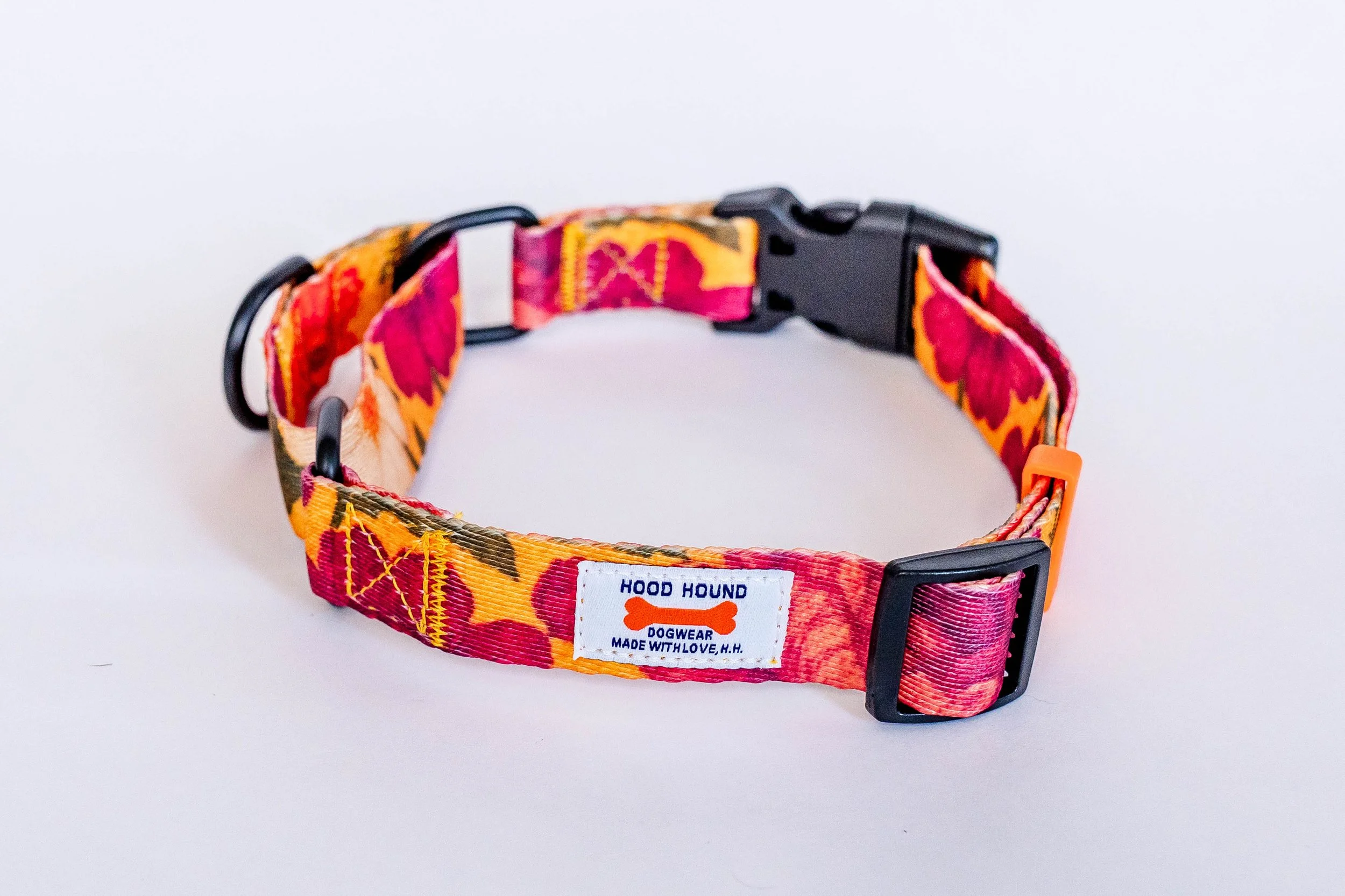 Collar_P.Y.T_Connected.jpg