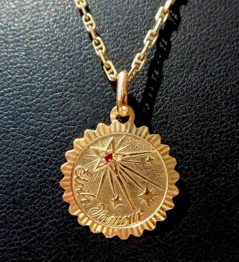 French ' Etoile d'amour ' Charm