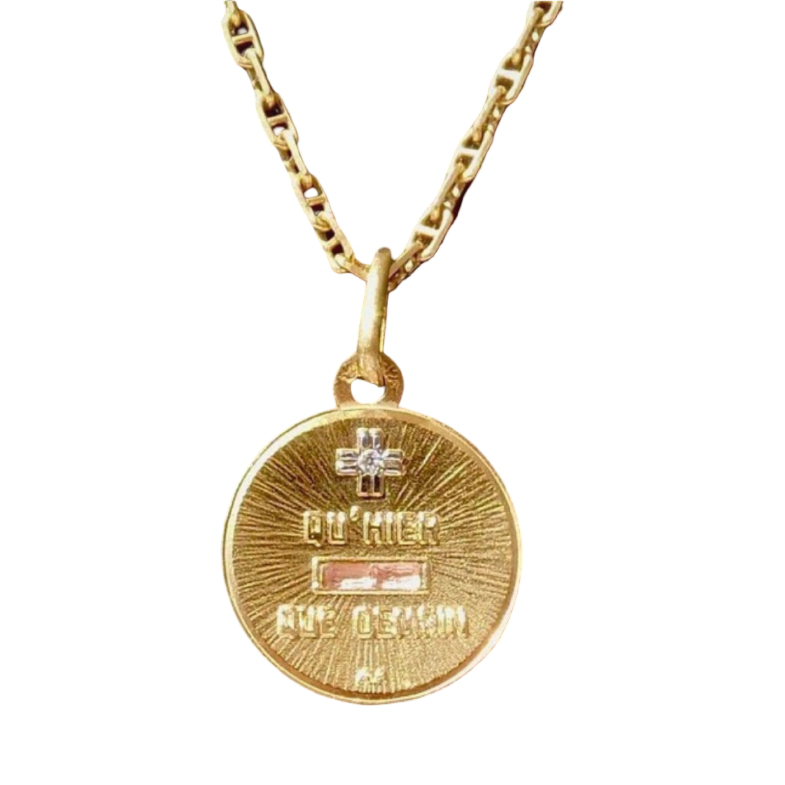 Pendentif Charm Love vintage français Plus qu'hier moins que demain »signé A.AUGIS or 18 carats.