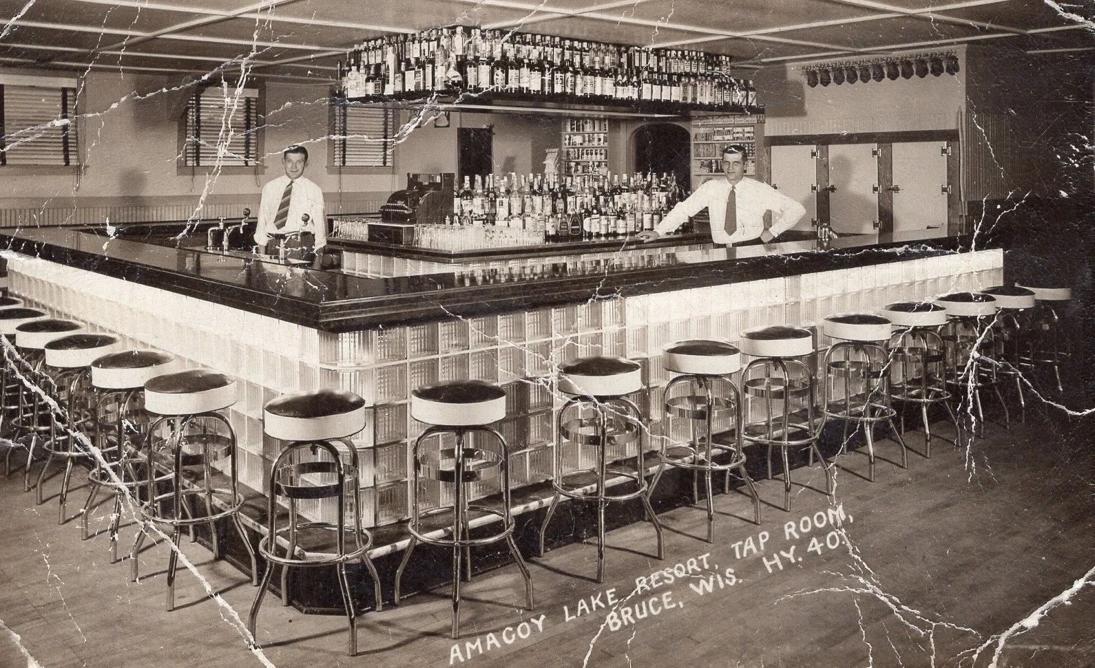 AL-Resort-Tap Room-B0399.jpg