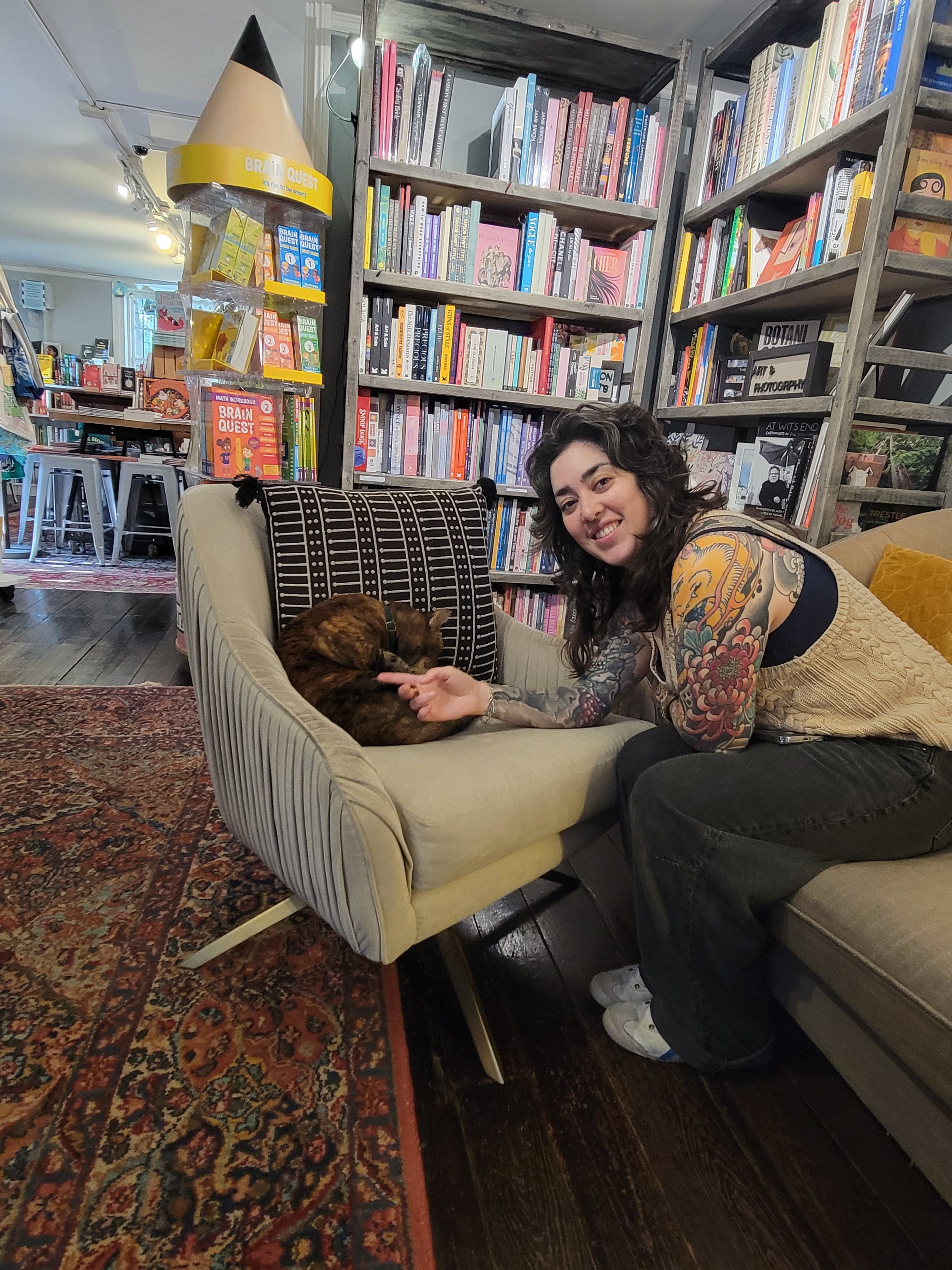 e-shaver-booksellers-cat.jpg