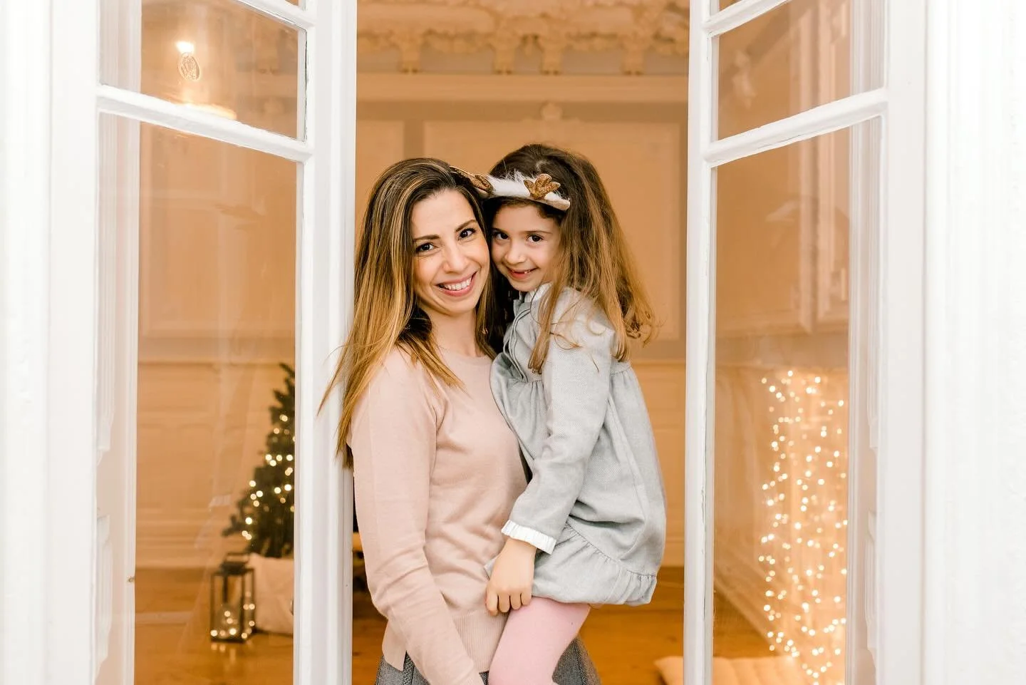 Em modo countdown para a noite mais m&aacute;gica do ano? Vamos entrar no mood com uma sess&atilde;o doce em fam&iacute;lia num llocal lindo e cheio de charme!
Dia 22 de Novembro, espero por ti e pela tua familia! Vagas muito limitadas, corre, corre!