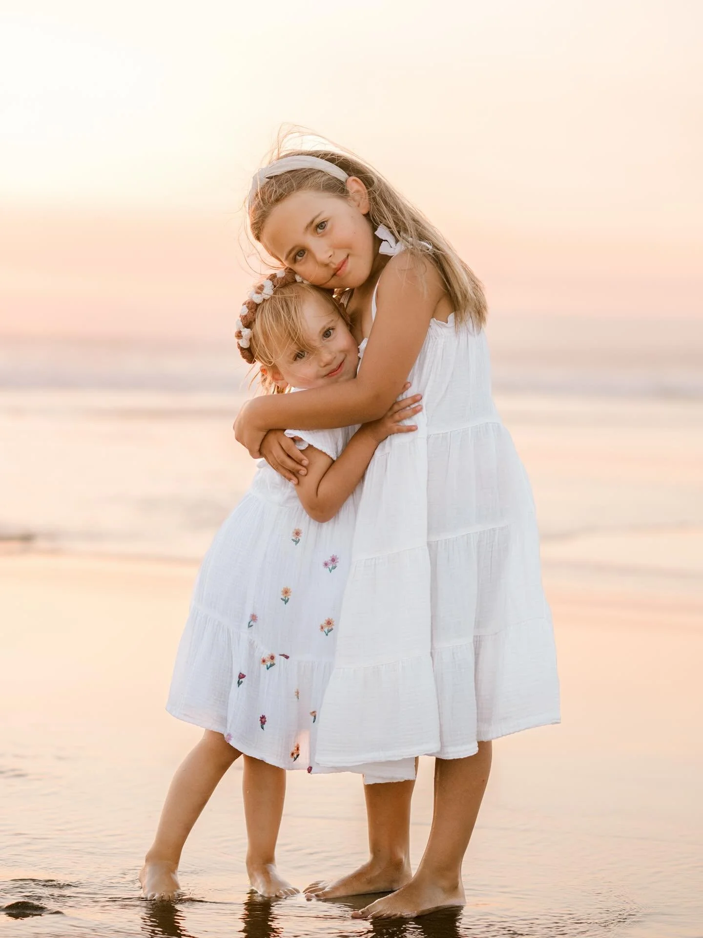 Mais uma semana cheia de mem&oacute;rias bonitas em fam&iacute;lia. Tem sido um ano absolutamente incr&iacute;vel! 💛 #one more week filled with pretty memories. This year has been incredible, with such amazing families. Lucky me! #lisbonphotographer