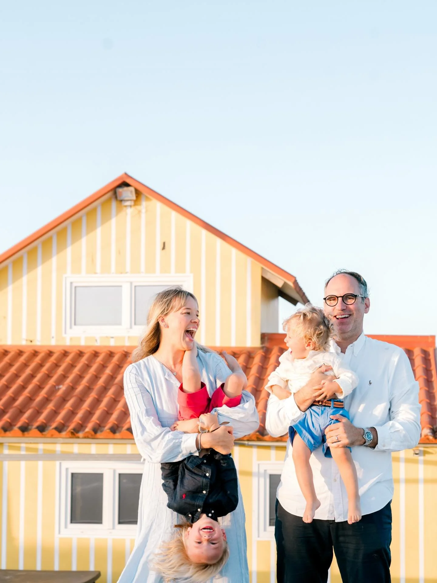 Este Natal, o melhor presente &eacute; congelar o Presente!
Oferece mem&oacute;rias bonitas a quem mais gostas, com uma sess&atilde;o fotogr&aacute;fica cheia de sorrisos e muita alegria. #voucherdenatal #lisbonphotographer #lisbonshoot #claudiainlis