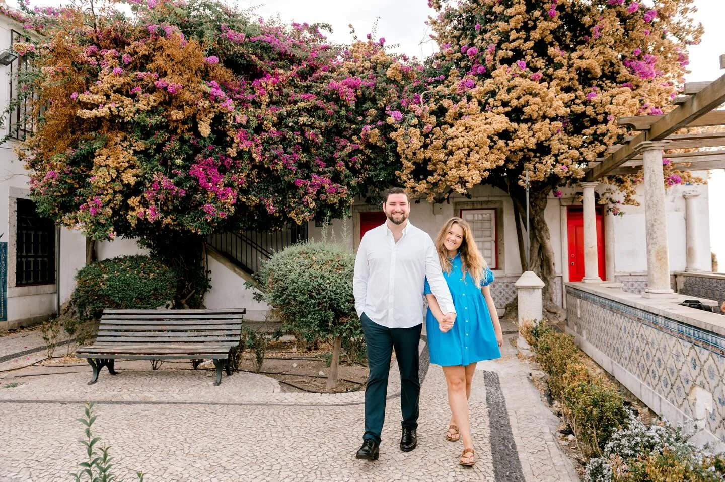 Lisbonita&hellip; 💛 🇬🇧 Planning a Lisbon getaway? From blooming boganvilleas to charmjng river views&hellip; #lisbonphotographer #lisbonfamilyphotographer #lisbonshoot