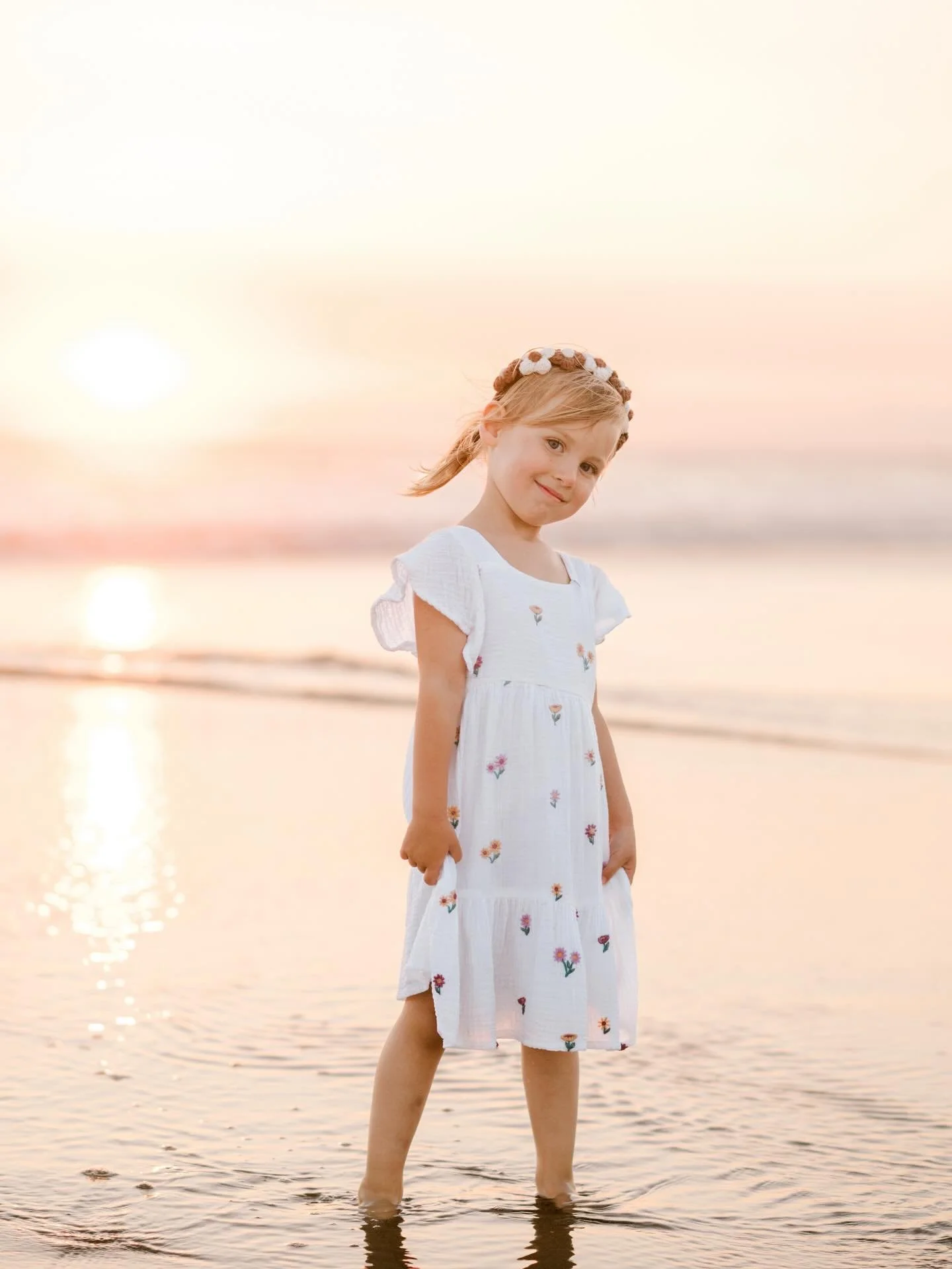 Um fim de semana cheio de cor e alegria! 🥰💛 #lisbonphotographer #lisbonshoot #lisbonfamilyphotographer