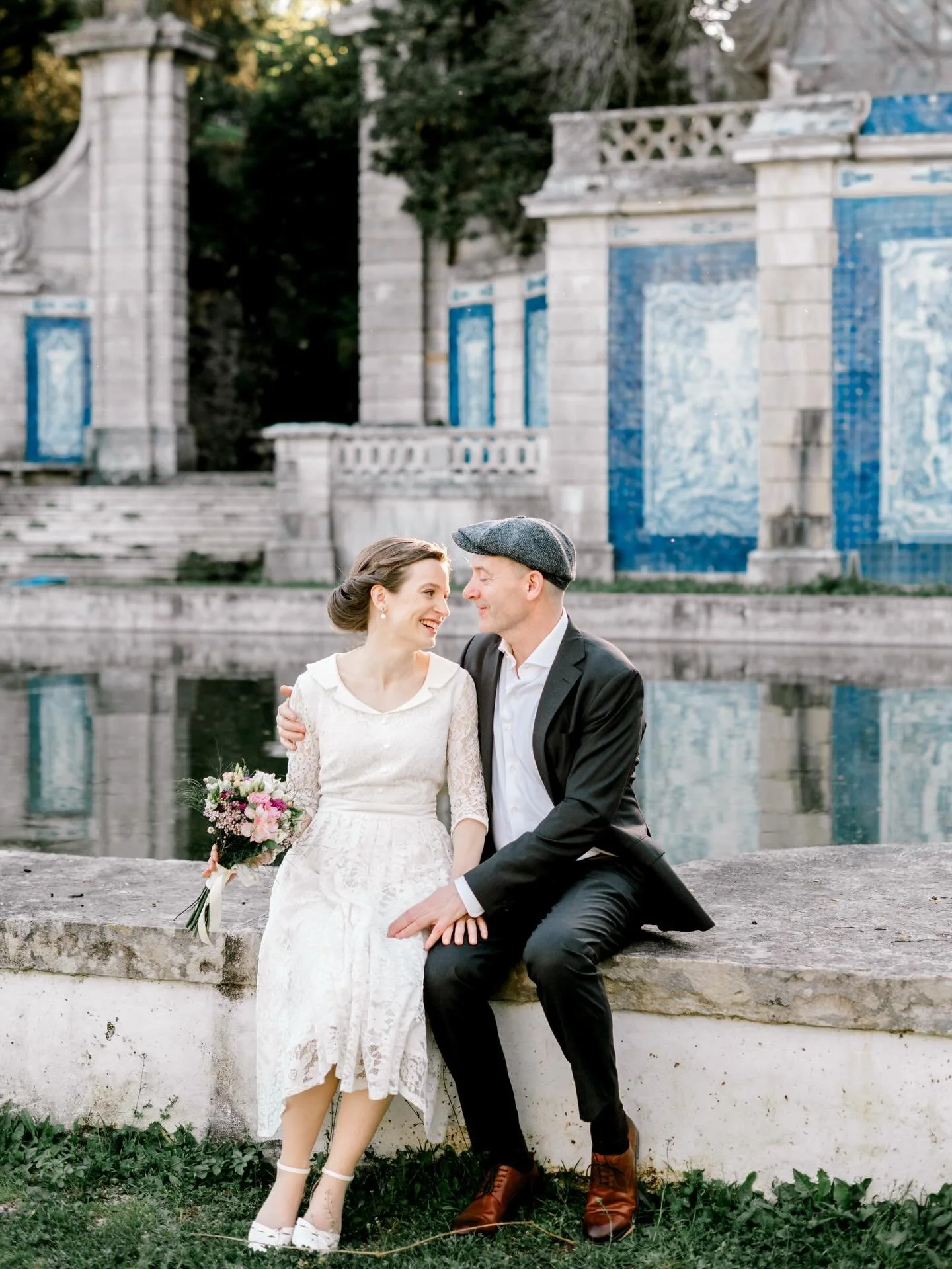 Vindos da Noruega para casar em Lisboa. A dois.. em modo rom&acirc;ntico e brindados por um dia cheio de sol no final de Mar&ccedil;o. Conheceram-se a dan&ccedil;ar e dan&ccedil;aram muito no seu dia. Que privil&eacute;gio registar estes momentos t&a