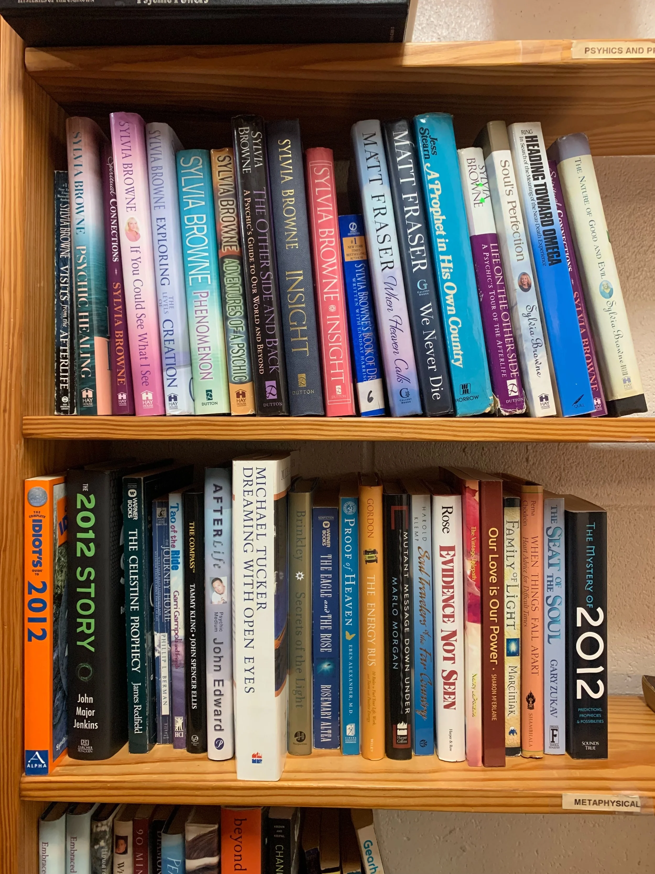 Everyone knows the bestsellers but what about the hidden corners of nonfiction? ✨ Did you know&hellip;we sell metaphysical books, genealogy, crafting, foreign language and so much more! 

We are open until 6pm today so make sure to come in and browse