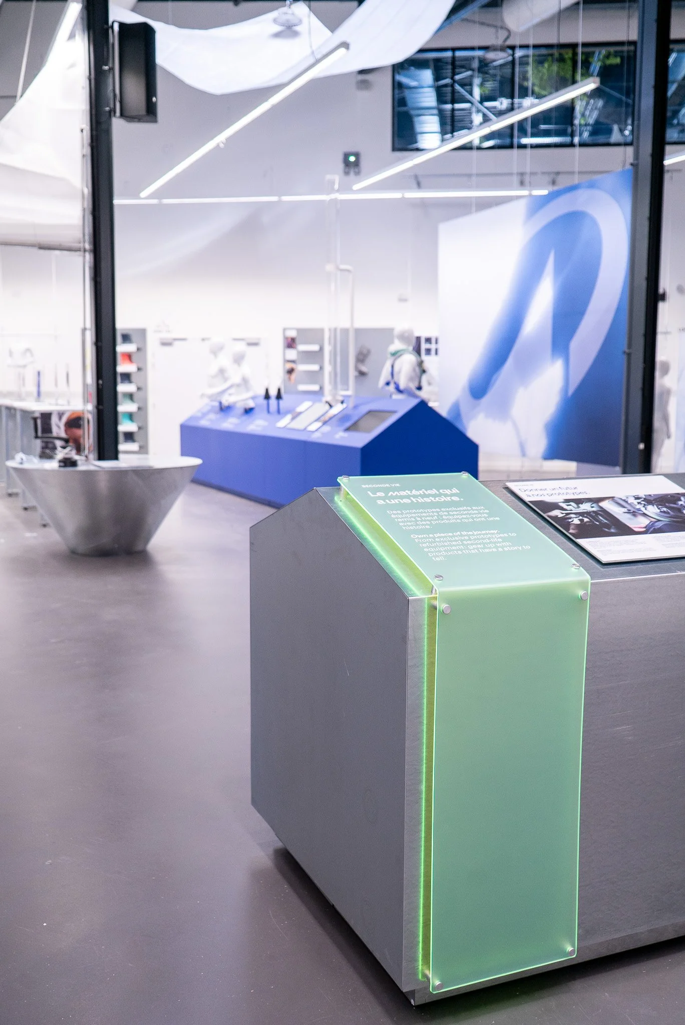 our-way-studio-tribord-sailing-lab-retail-design-003.jpg