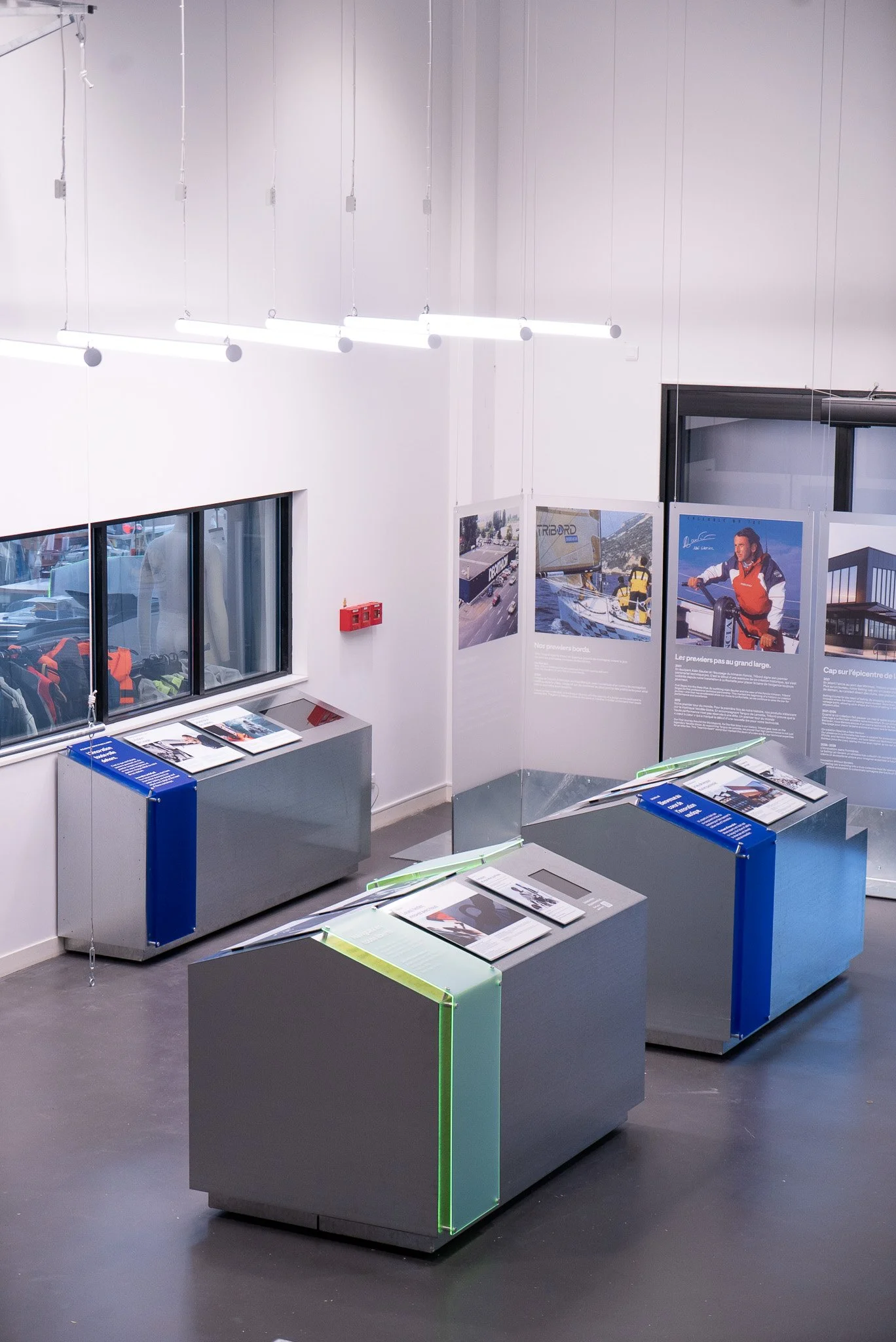 our-way-studio-tribord-sailing-lab-retail-design-0023.jpg