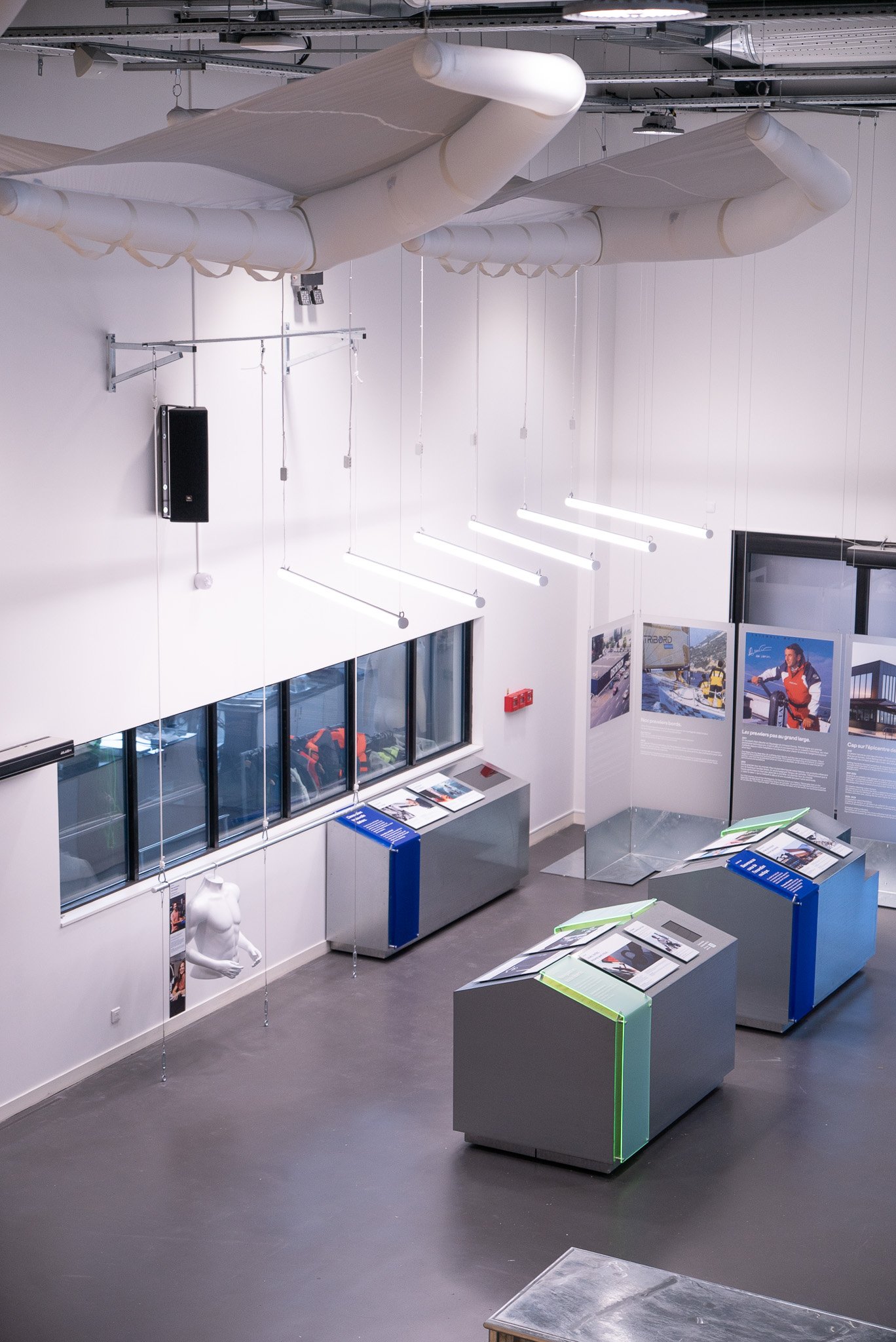 our-way-studio-tribord-sailing-lab-retail-design-0027.jpg