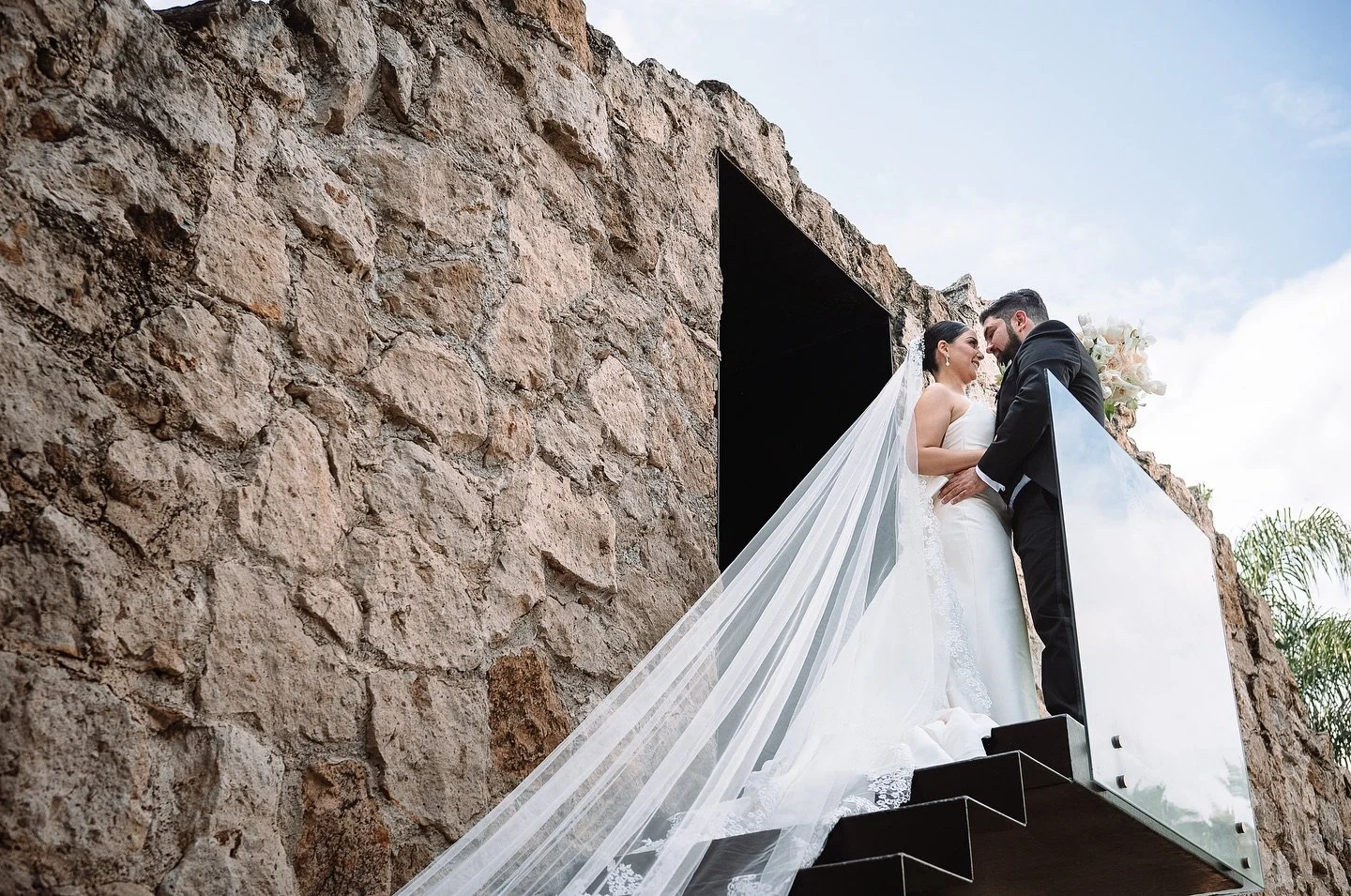 Juntos, hoy y siempre. &iexcl;Qu&eacute; comiencen los mejores cap&iacute;tulos!

#bodas #weddings #weddingphotography #bridetobe #fotografodeboda