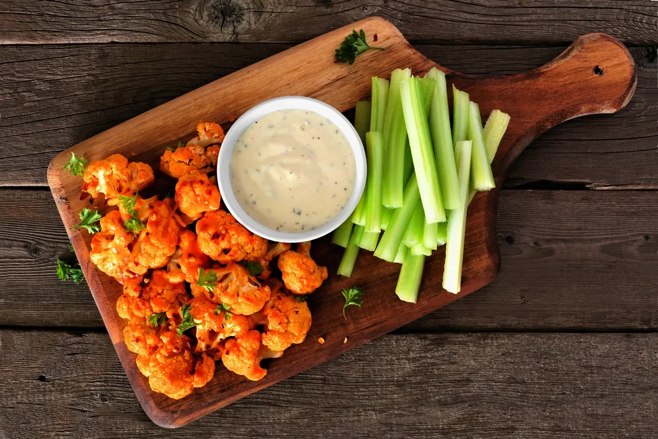 Buffalo Cauliflower Bites with Ranch Dip