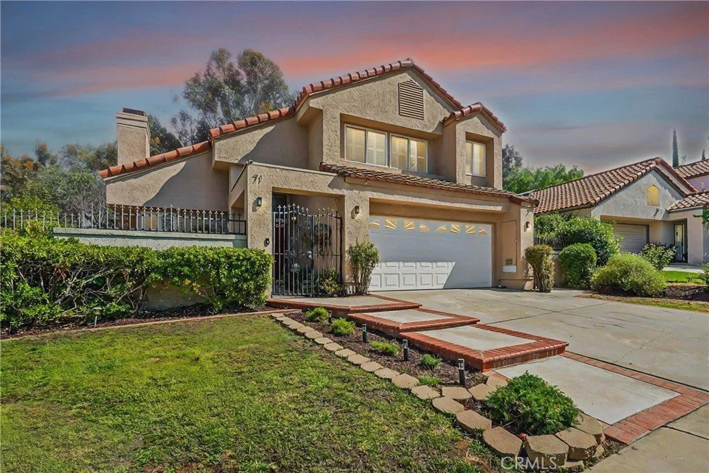71 Oak Cliff Dr., Pomona.jpg