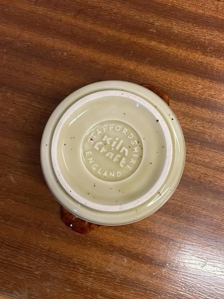 Edit 1 kpl Vintage Staffordshire Kiln Craft -kulho korvilla, Englanti (Staffordshire Potteries Kiln Craft, Made in England)