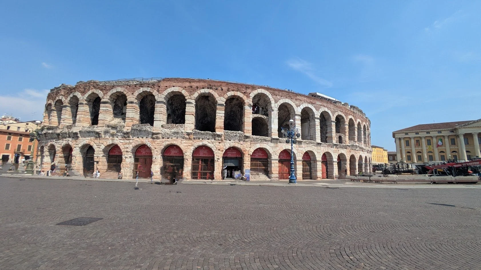 Arena2.jpg