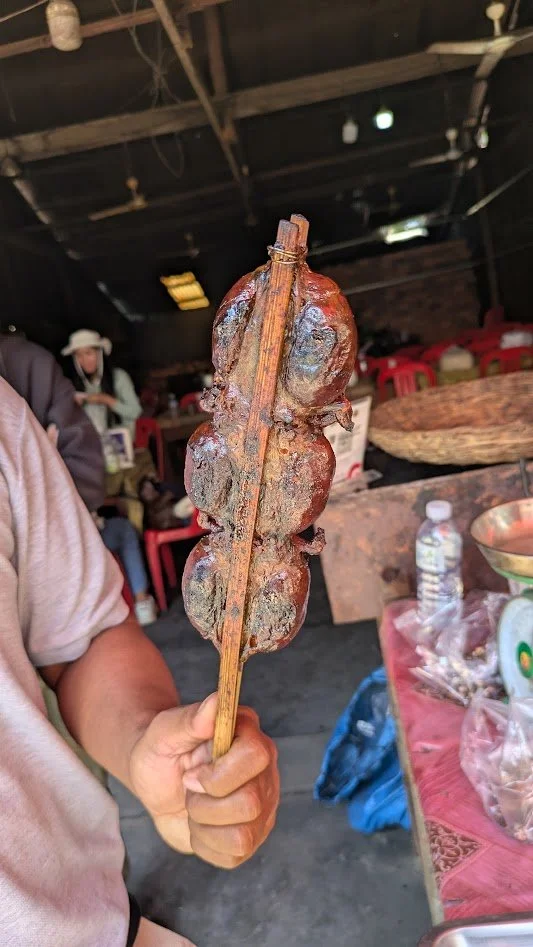 Kang Kep Baok - Grilled stuffed frog. Eeeewwww!! We didn't eat this!