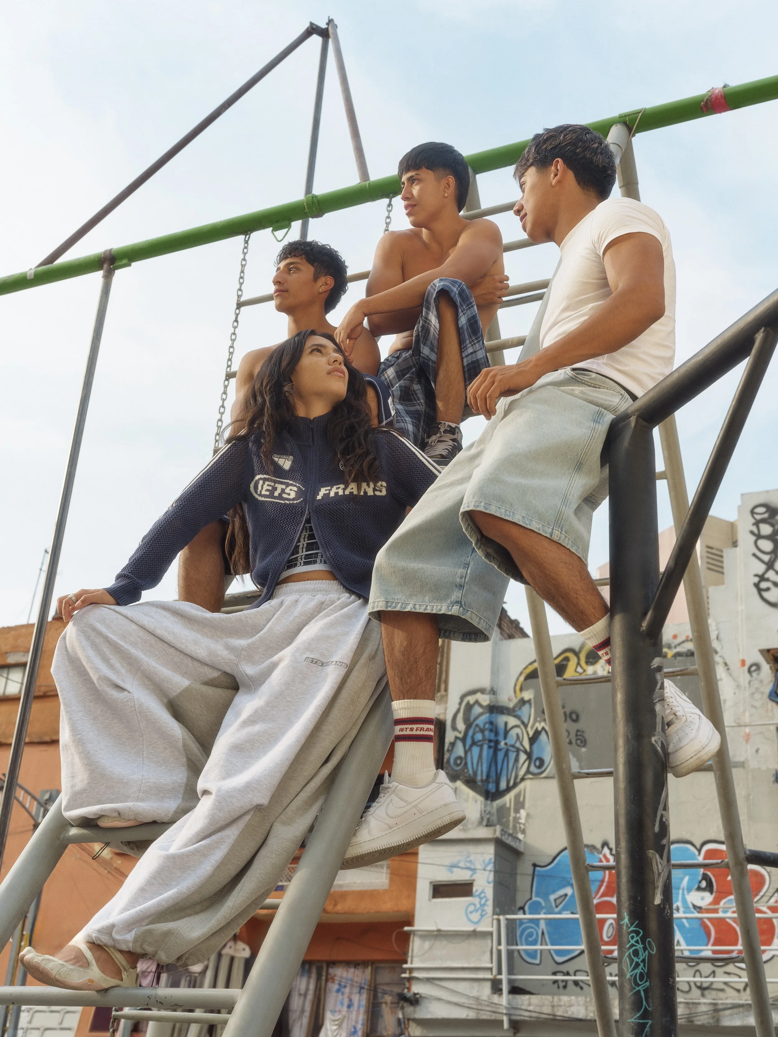 IETS_FRANS_SS26_D3_CALISTHENICS_PARK_SHOT_012_0078.jpg