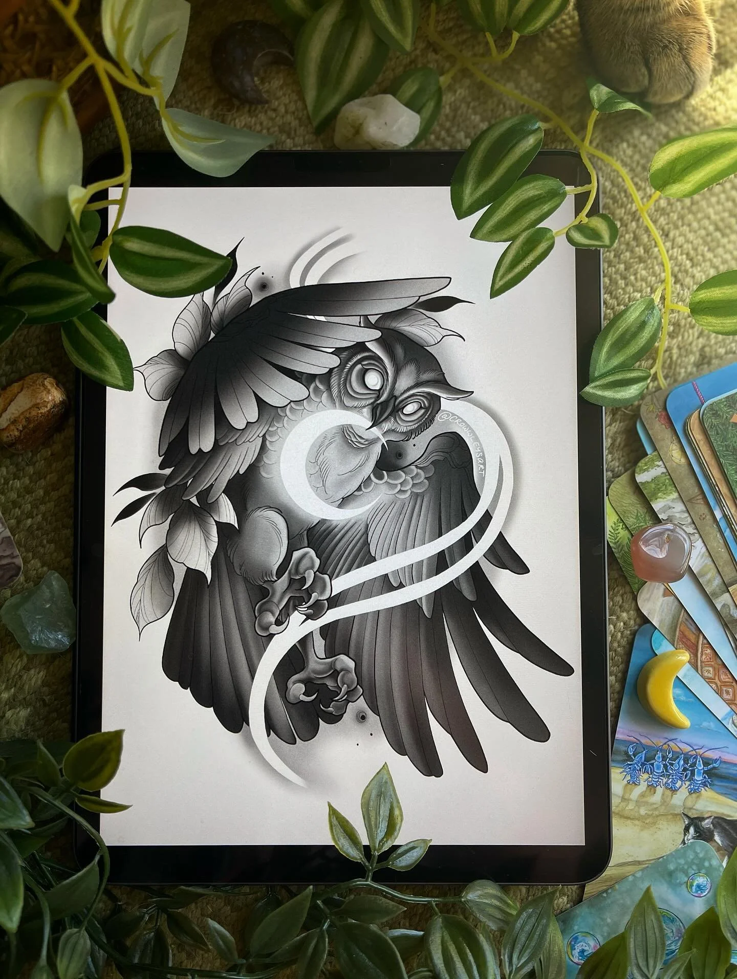 Lately when I’ve been feeling creatively blocked I pick up my pencil and just fuck around and sometimes cool things happen and this is one of ‘em! This guy was already snatched up from my story post of the sketch the other day, I cannot W