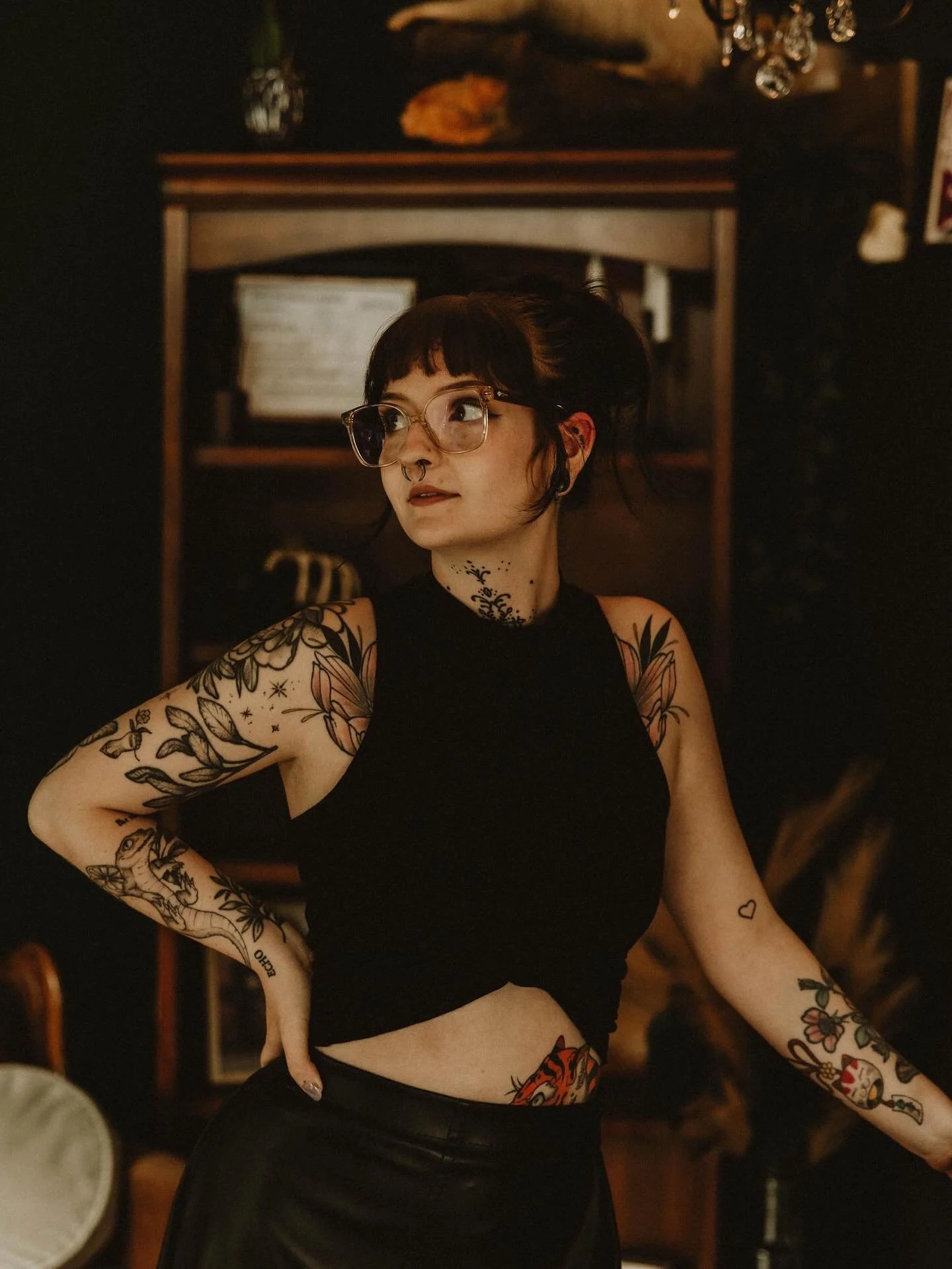 Come see me this weekend at the @vancouvertattooshow ! I will hopefully be looking just as good as in these photos done by the always lovely @dreamingdriftwood 🤍 we will see though because my bedtime is 8 and the show is open later than that so you