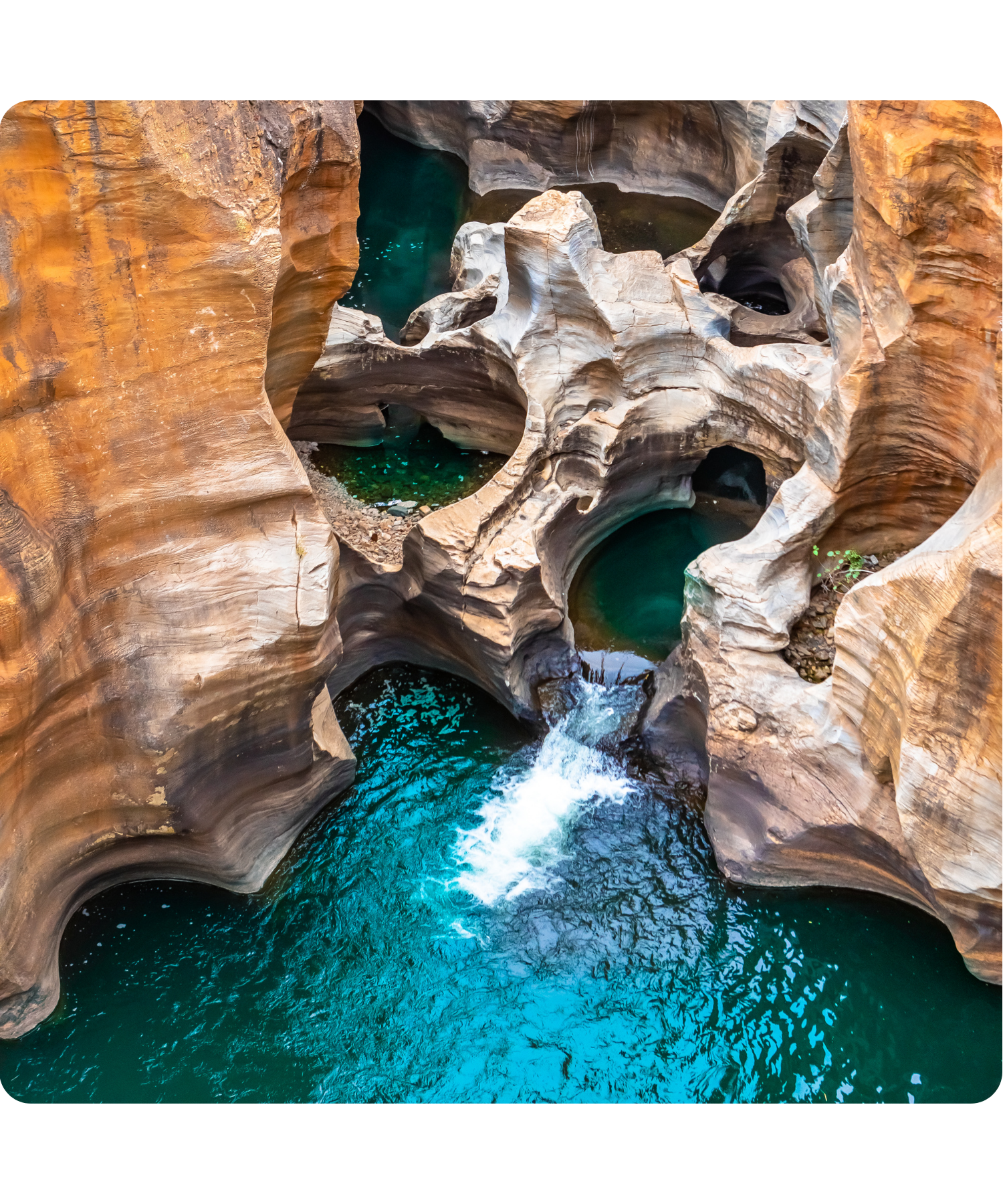 Turquoise rock pools and canyon landscape in South Africa’s natural wilderness