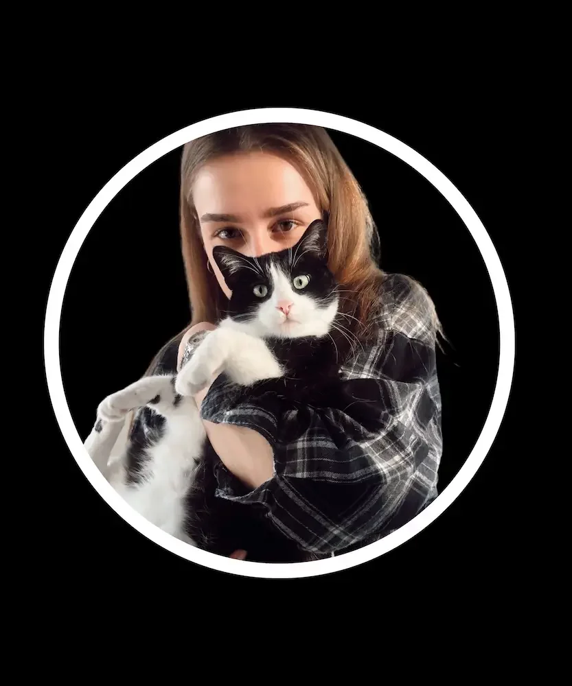 Esin von Pet Tag Art mit schwarz-weißer Katze im Arm