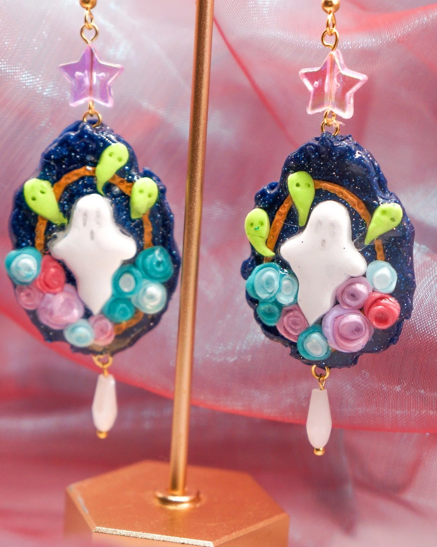 Lil Ghosty says come see me this Saturday at @kinshipcafe.kc for their 4th year anni celebration between 10-2.
We've got DJs and trunkers!
You can also order these online via the link in my bio.
Extra discount with code NOKINGS25
Yup yup. #wearperiph