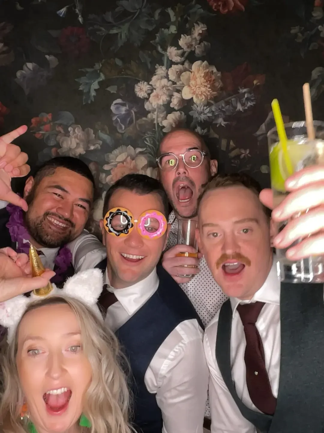 Simon-Tom-Donut-Glasses-Photo-Booth.webp