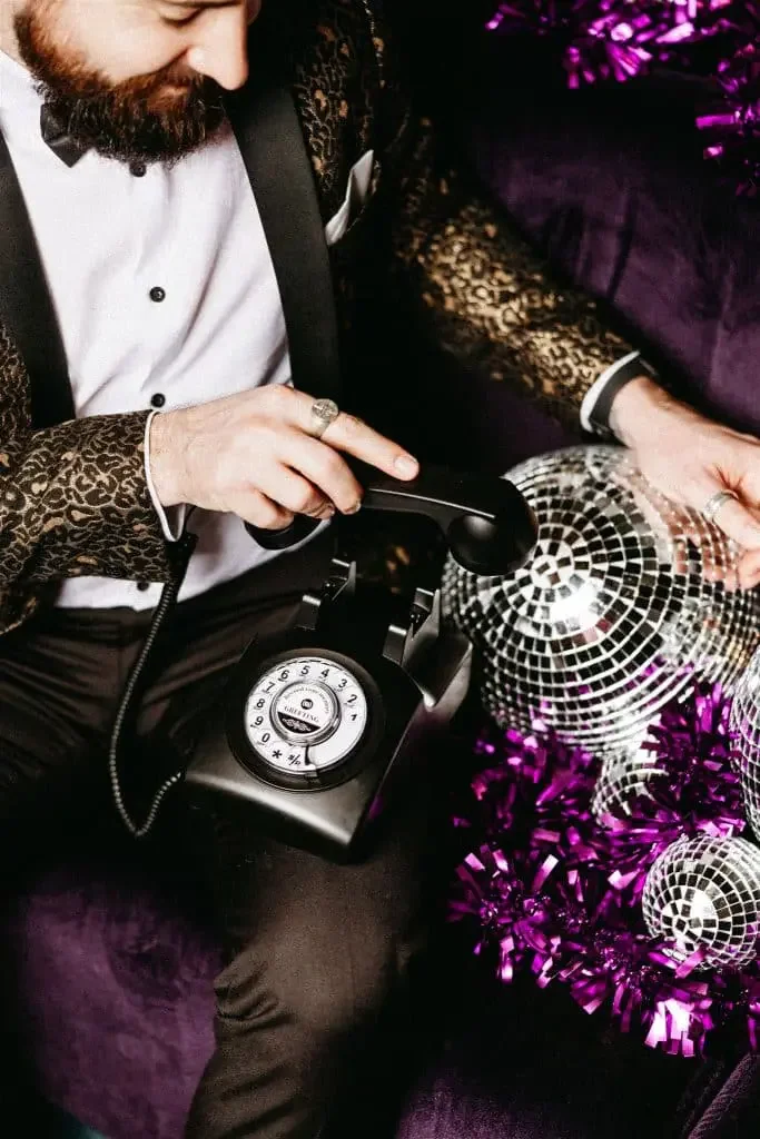 Black-Audio-Guest-Book-for-Weddings-Photographed-by-Maegan-Brown-Moments-683x1024.webp