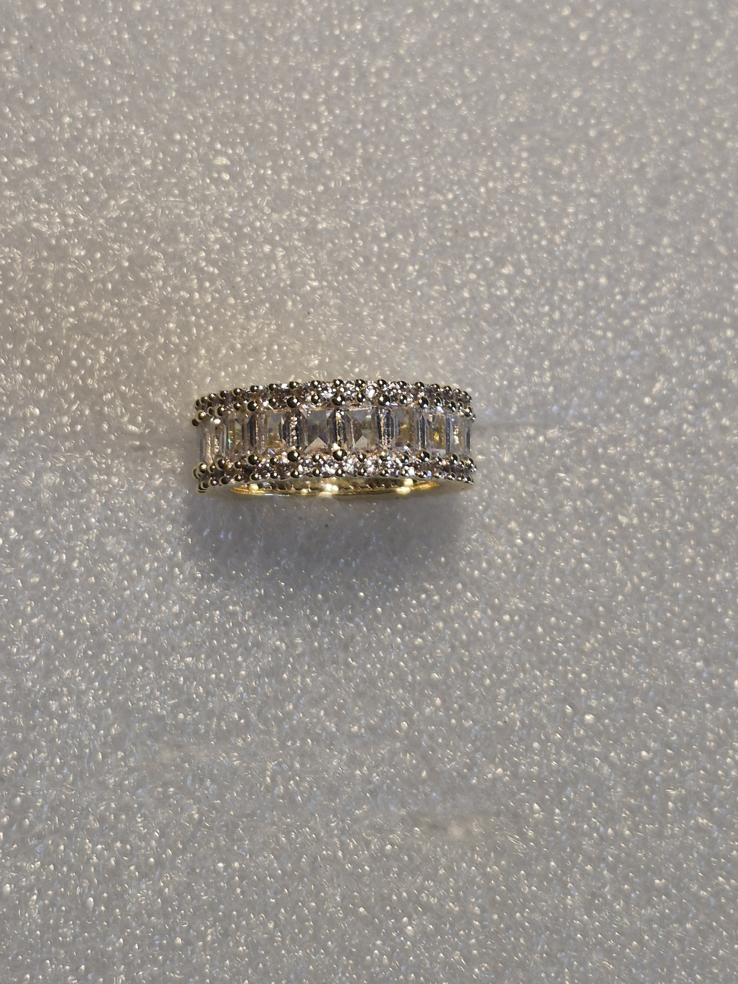 ER -3 : 5 ct round & baguettes    $50.   BE