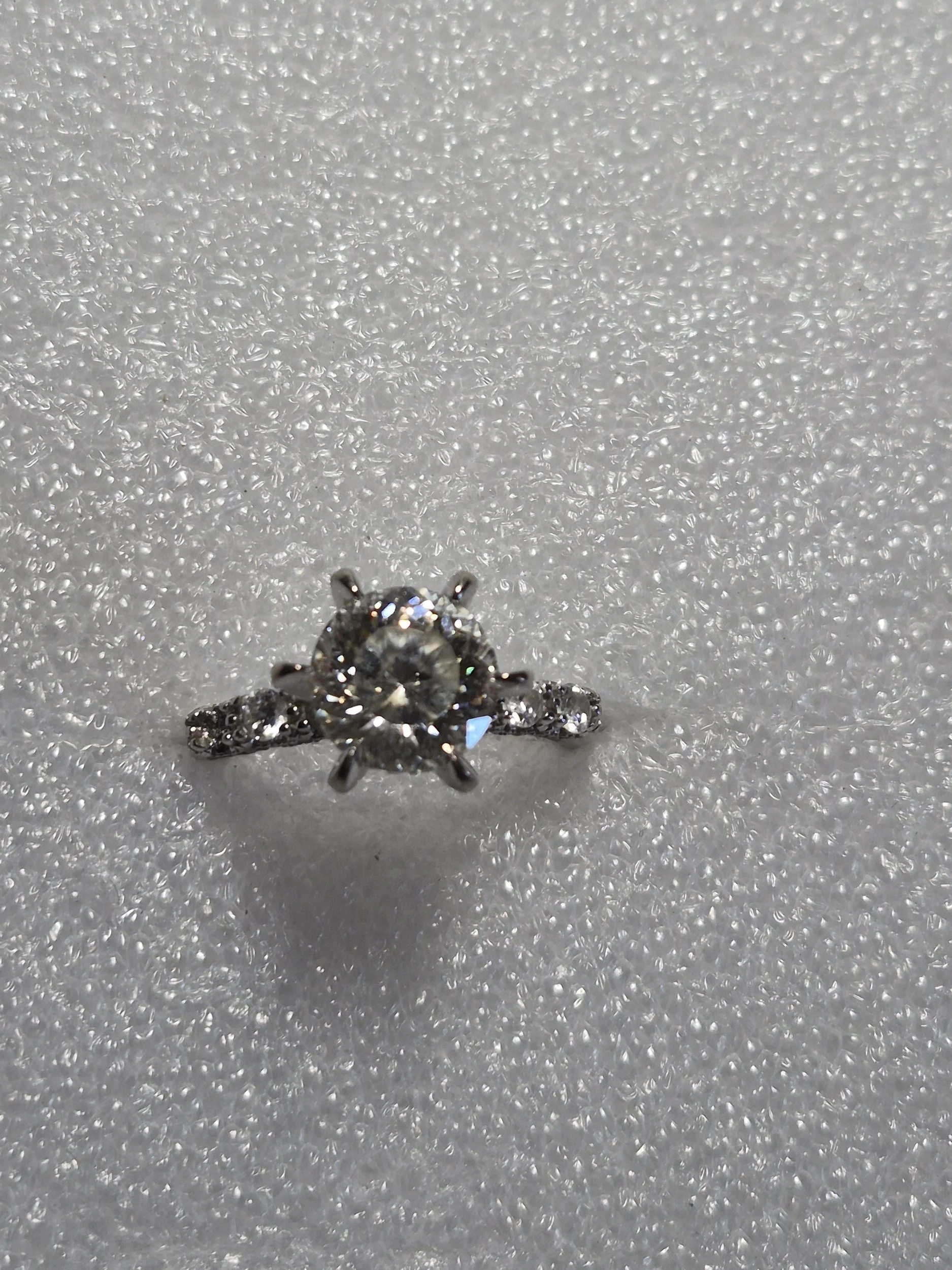 ER 32 - R : 3 ct + .18 ct on ring  $110   LE