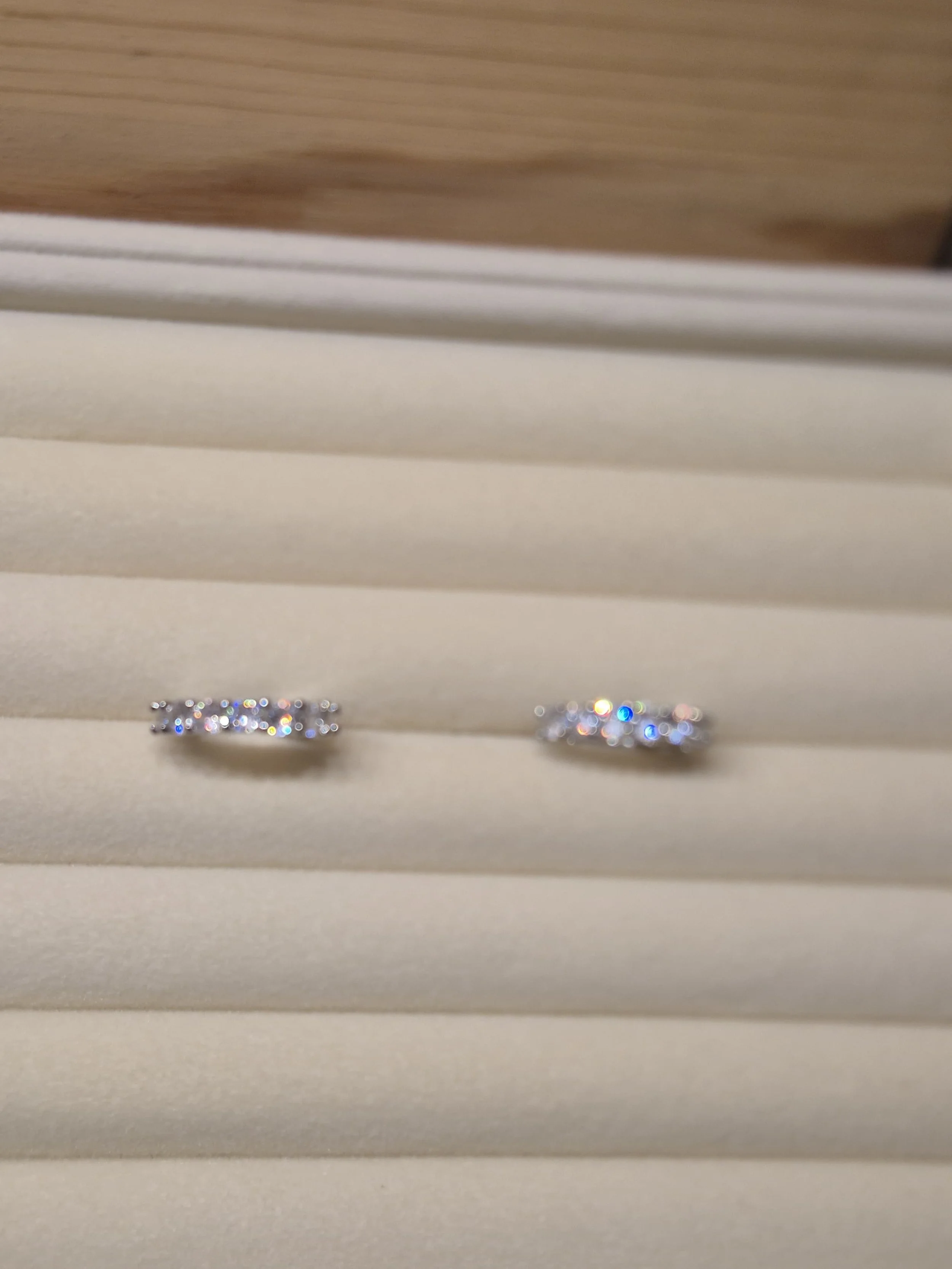 ER-006-R: 2 earrings 4.8 ctw moiss  $129.  Cs