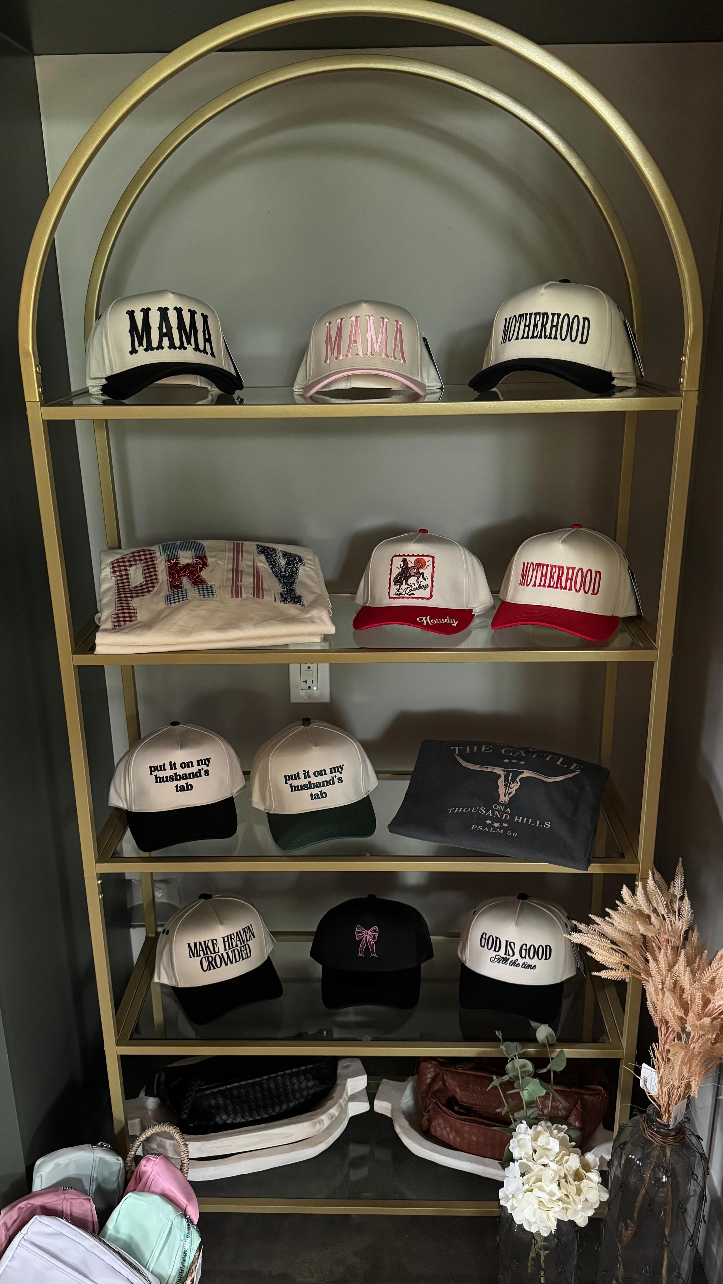 New trucker hats are in and they are SO good!!! 🤩
#craftcoffee #mossandco #truckerhats #boutique #montgomerytx