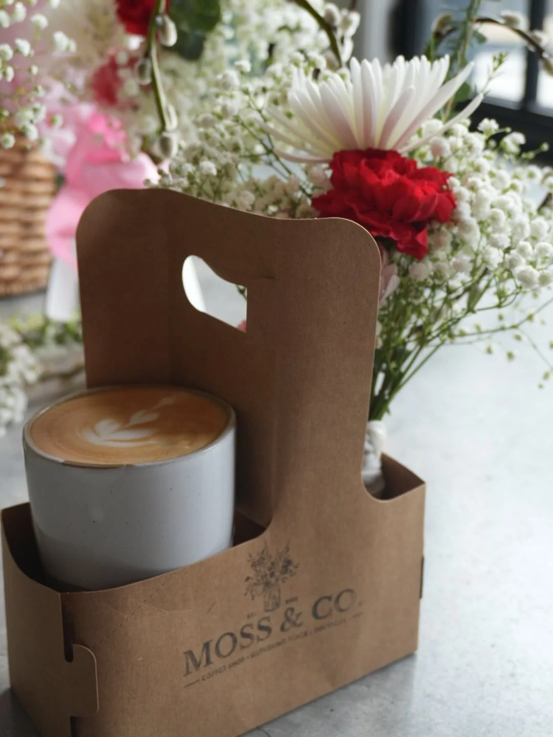 Love is in full bloom at Moss &amp; Co. 💐🤍

Our Valentine&rsquo;s bouquets are here and they&rsquo;re as sweet as your favorite latte. From soft blush tones to classic reds and whites, we&rsquo;ve got the perfect arrangement to make someone&rsquo;s