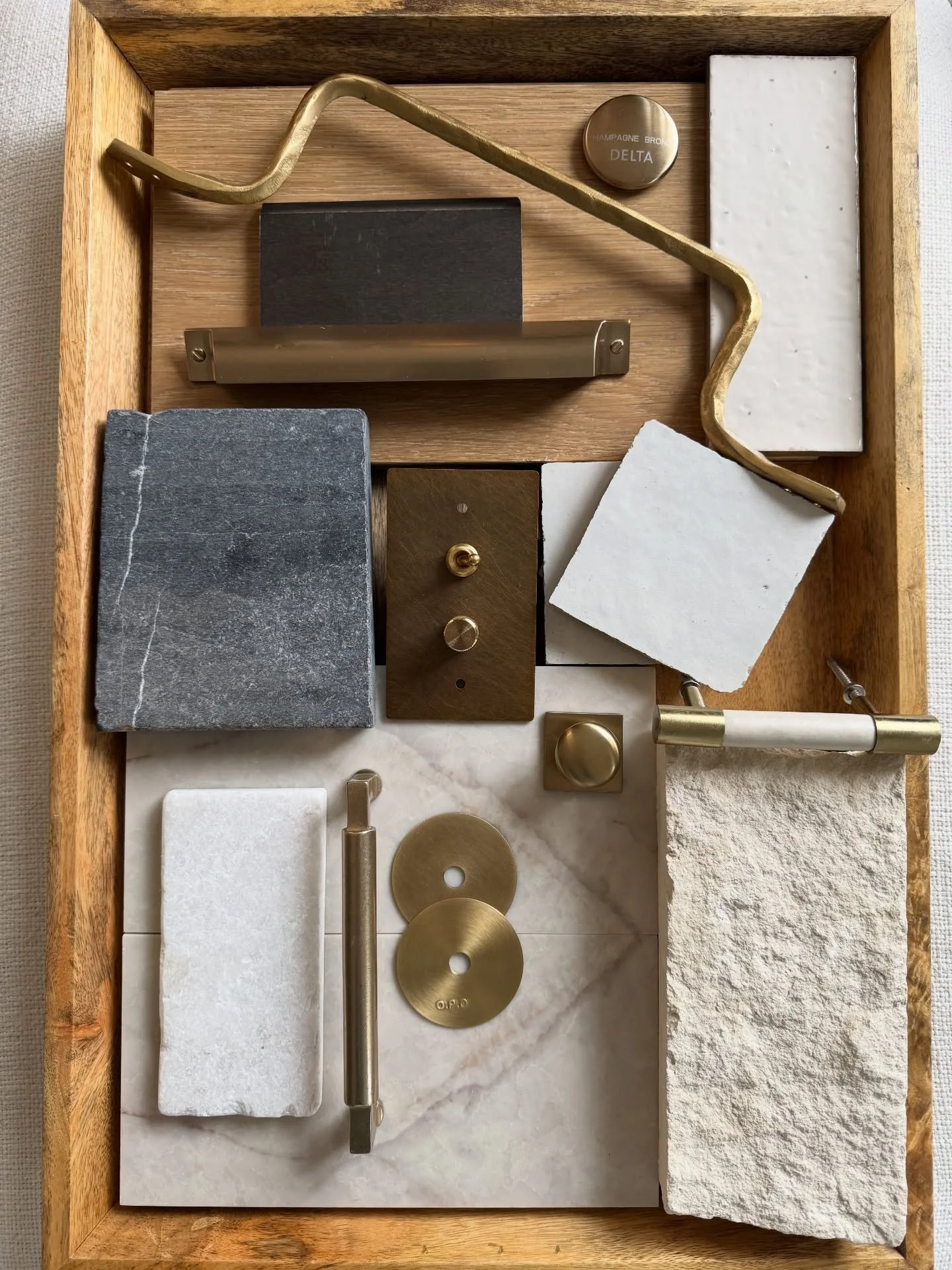 Keeping the vibes neutral once again in the Lost Lake project, there&rsquo;s some color splashed here and there but mostly earthy natural layers. So excited now that the vision is coming to fruition. #thehappeninghome #lostlakeproject #denverluxuryre