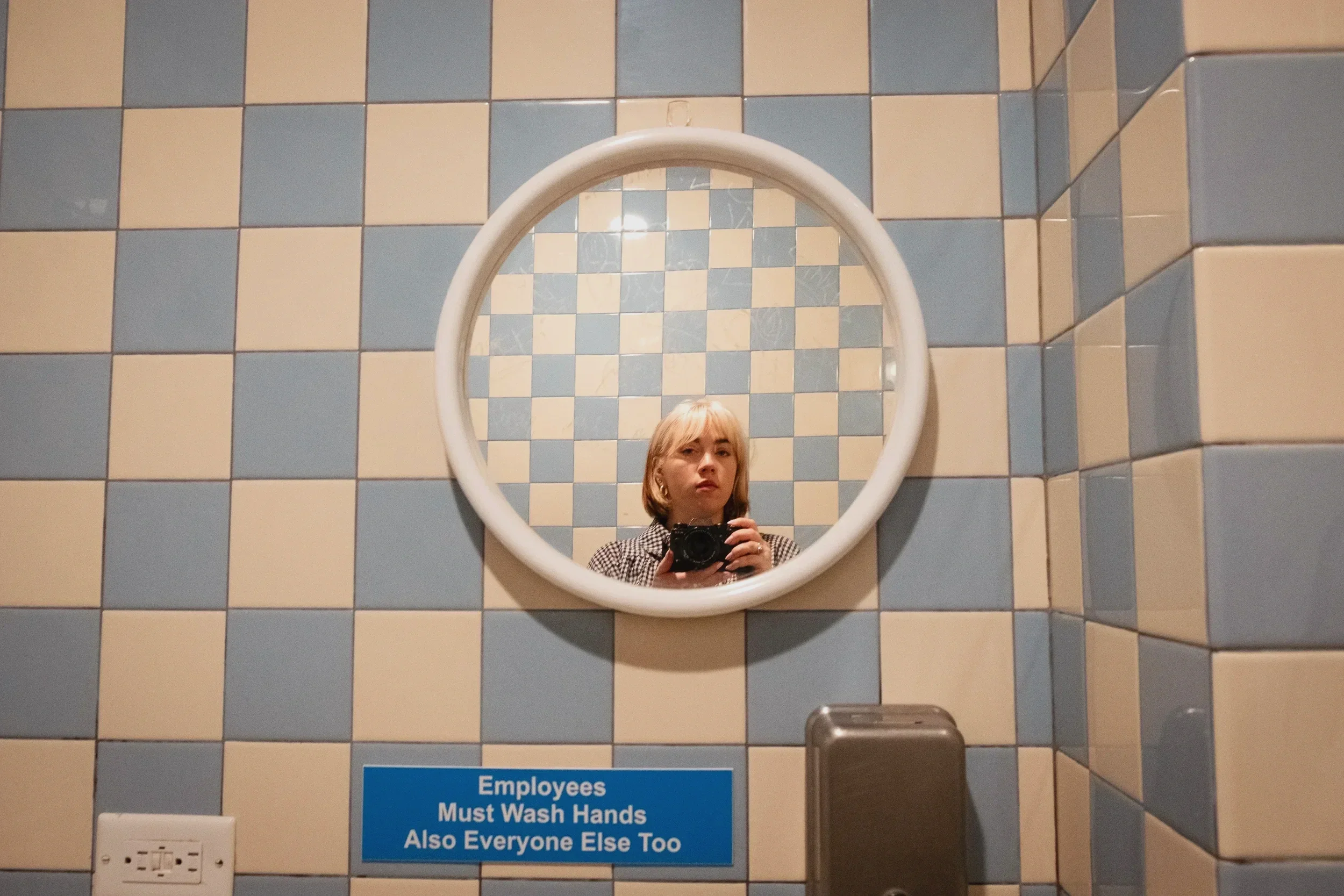 lou in the loo