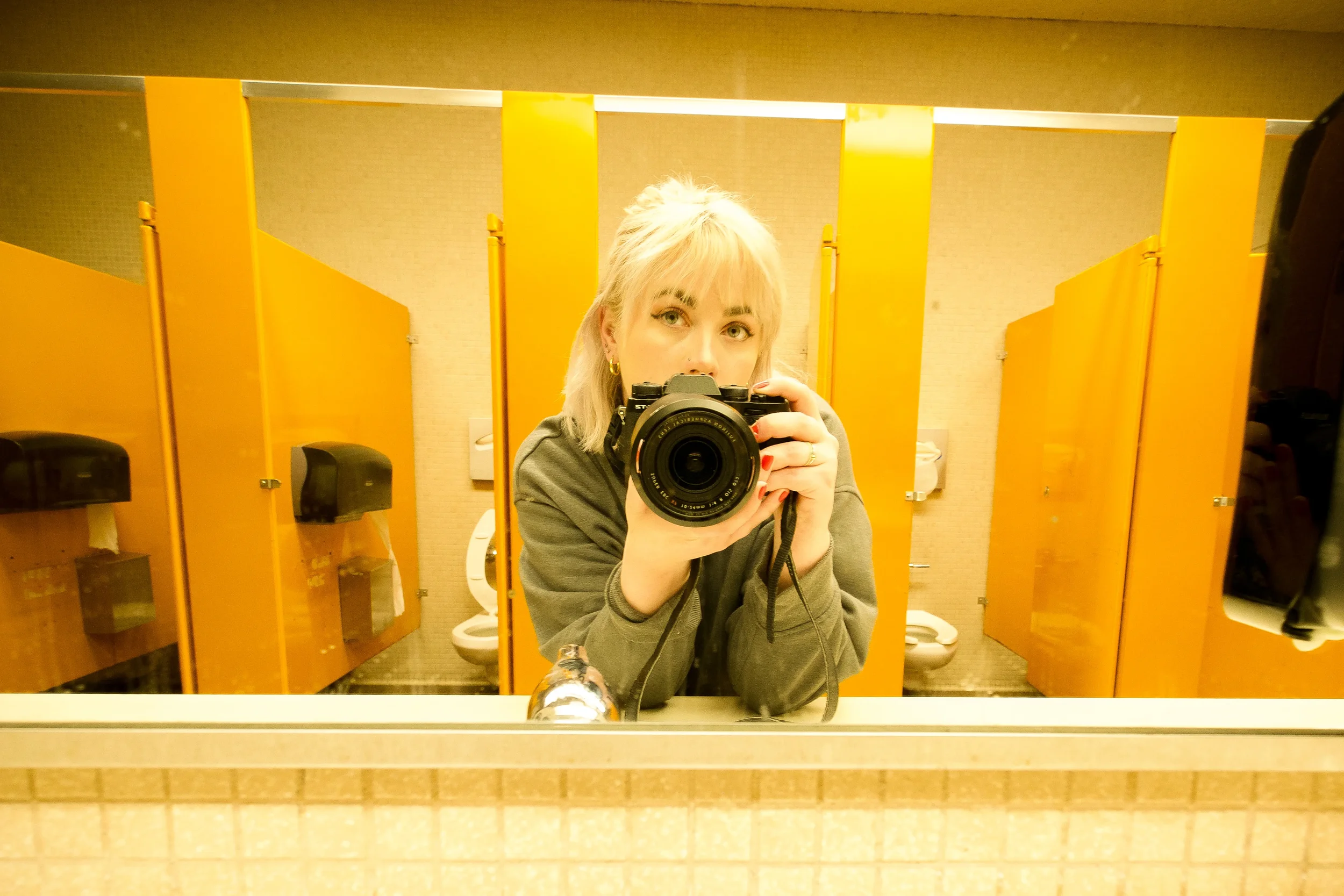 lou in the loo