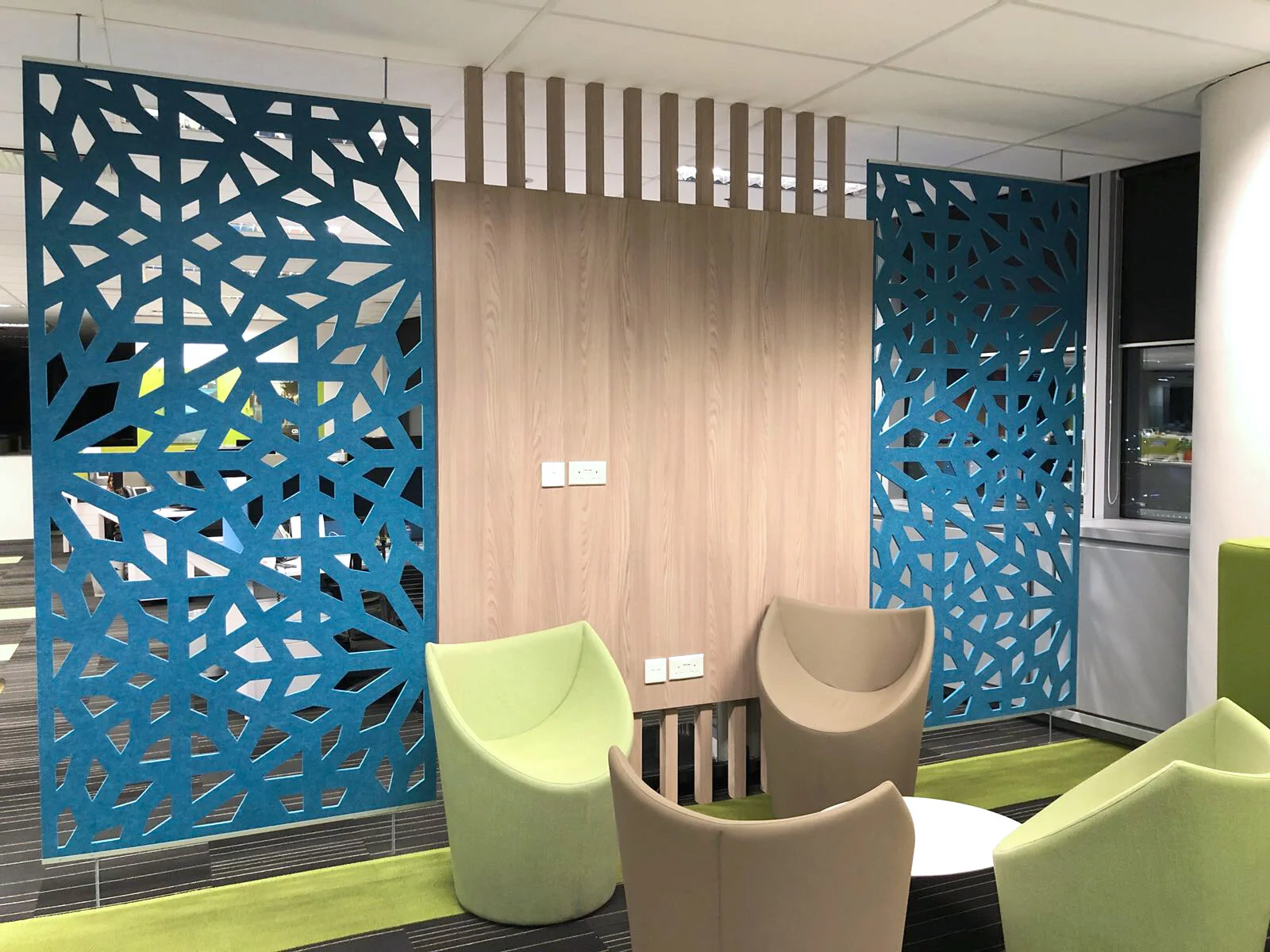 Heart® Acoustic: Hanging Screen