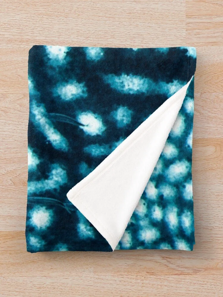 work-40160727-throw-blanket (3).jpg