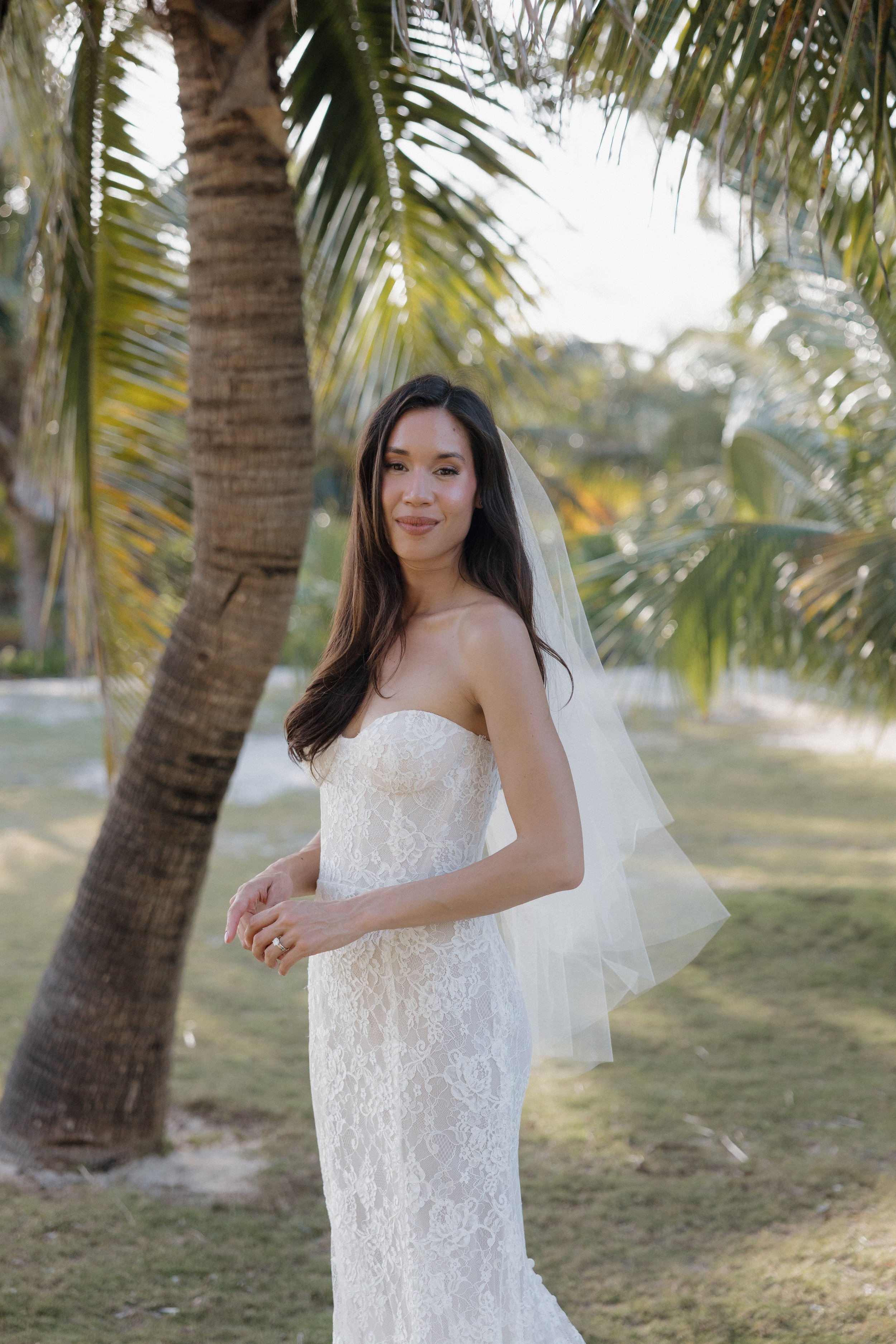 Hawaii Wedding Photographer, Destination Wedding Hawaii, Rita Vinireis Wedding Dress