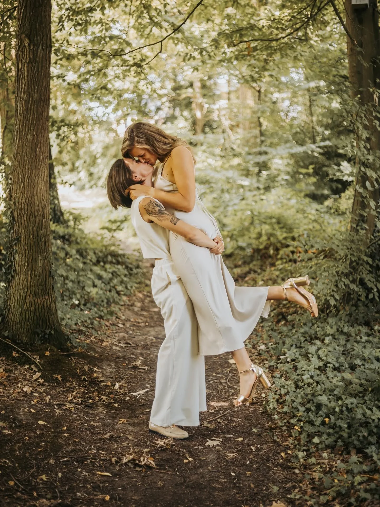 I usually don't shoot weddings, but when I do it's of nice people!
.
.
.
#huwelijksfotograaf #huwelijk #weddingphotographer #wedding #koppelfotografie #koppelshoot #friends #vrienden #trouwfotograaf #trouwen #iktrouwin2026