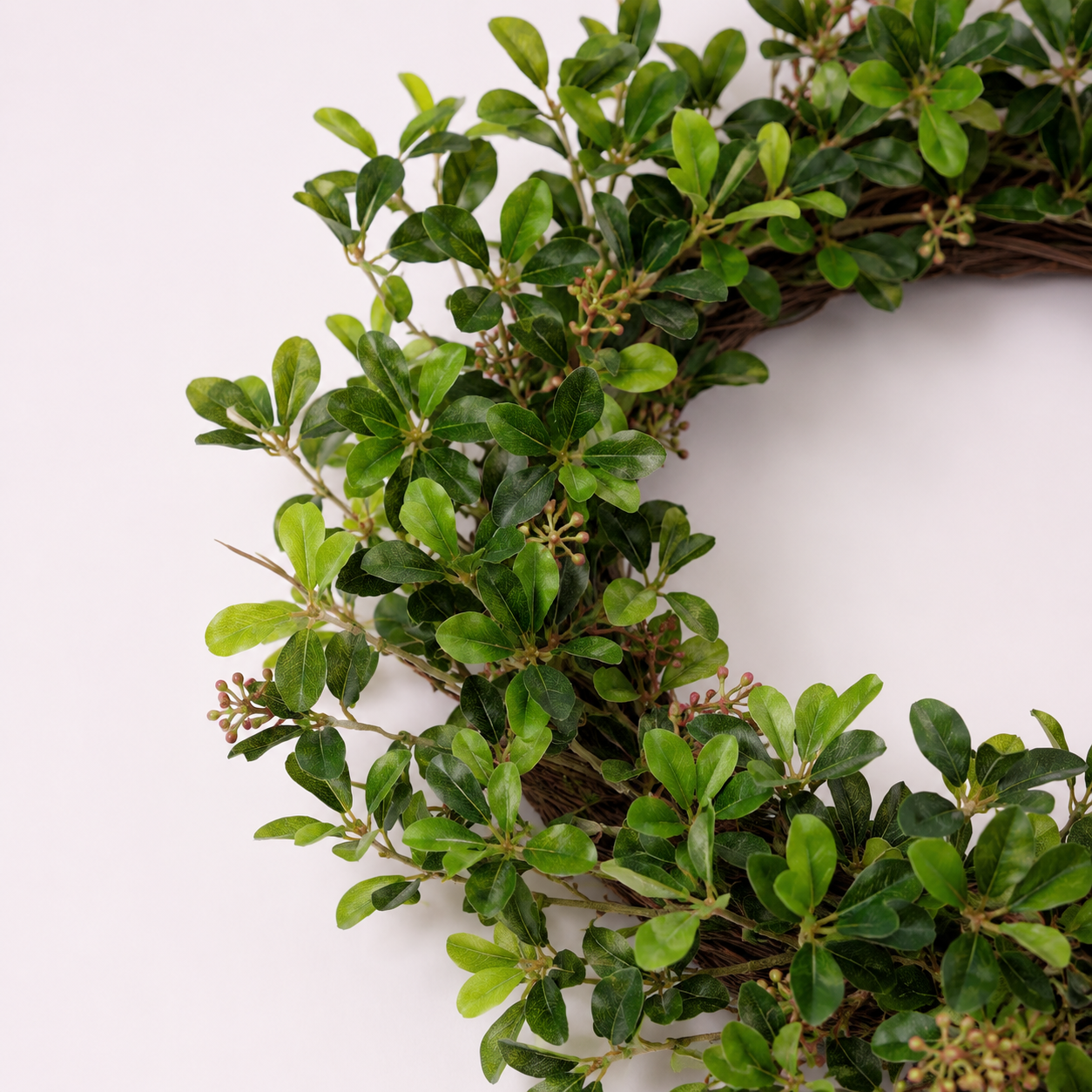 Artificial pittosporum wreath with realistic green foliage for indoor and outdoor décor