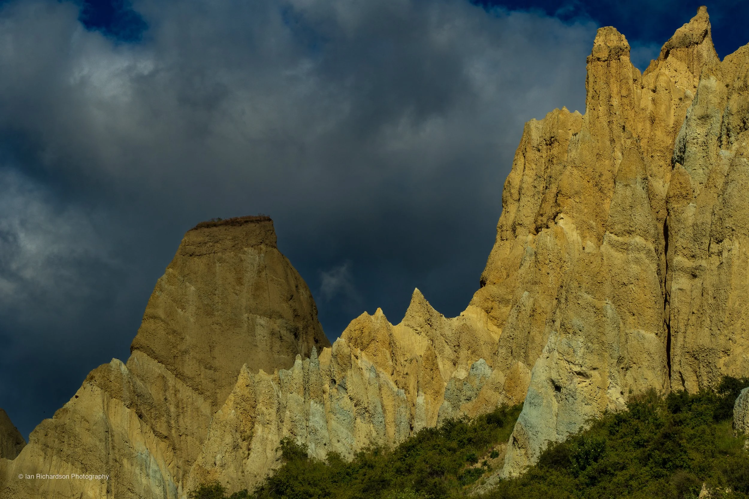 Omarama Clay Cliffs