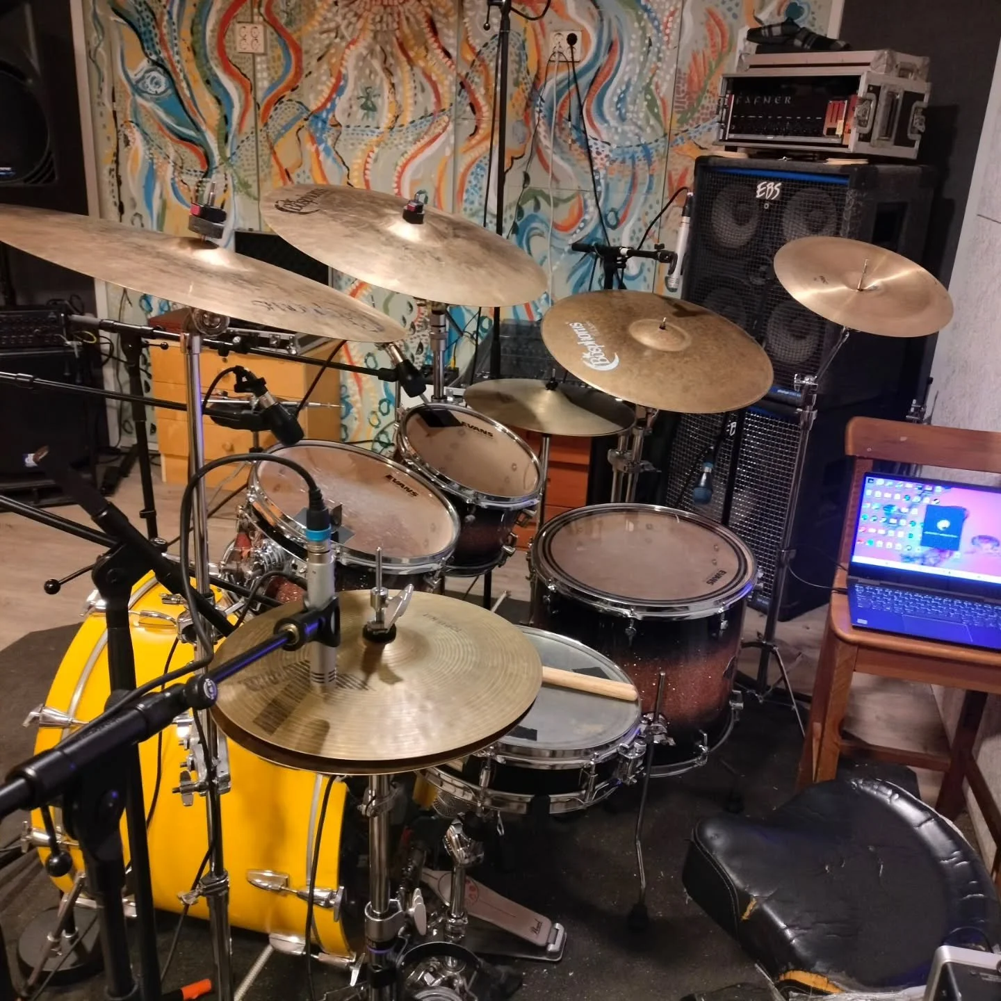 Different vibes in studio today. 🥁🙏🏻

#drums #drumming #drummerslife #sonordrums #kumudrums