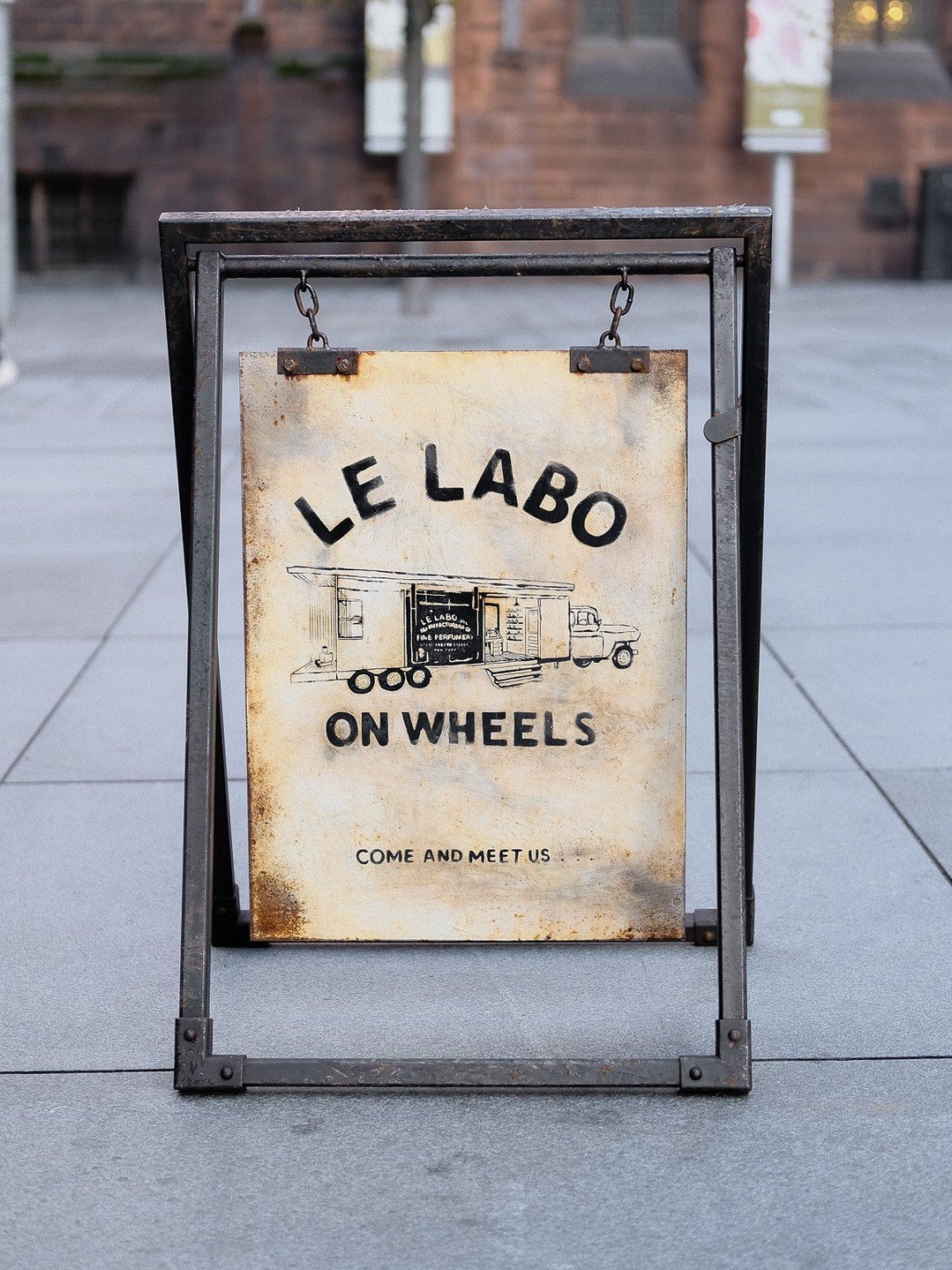 This winter, Le Labo have brought their &lsquo;laboratory on wheels&rsquo; to Manchester. 

I headed down yesterday, camera in hand to document the experience and give you my insights. A great example of brand storytelling brought to your doorstep, r